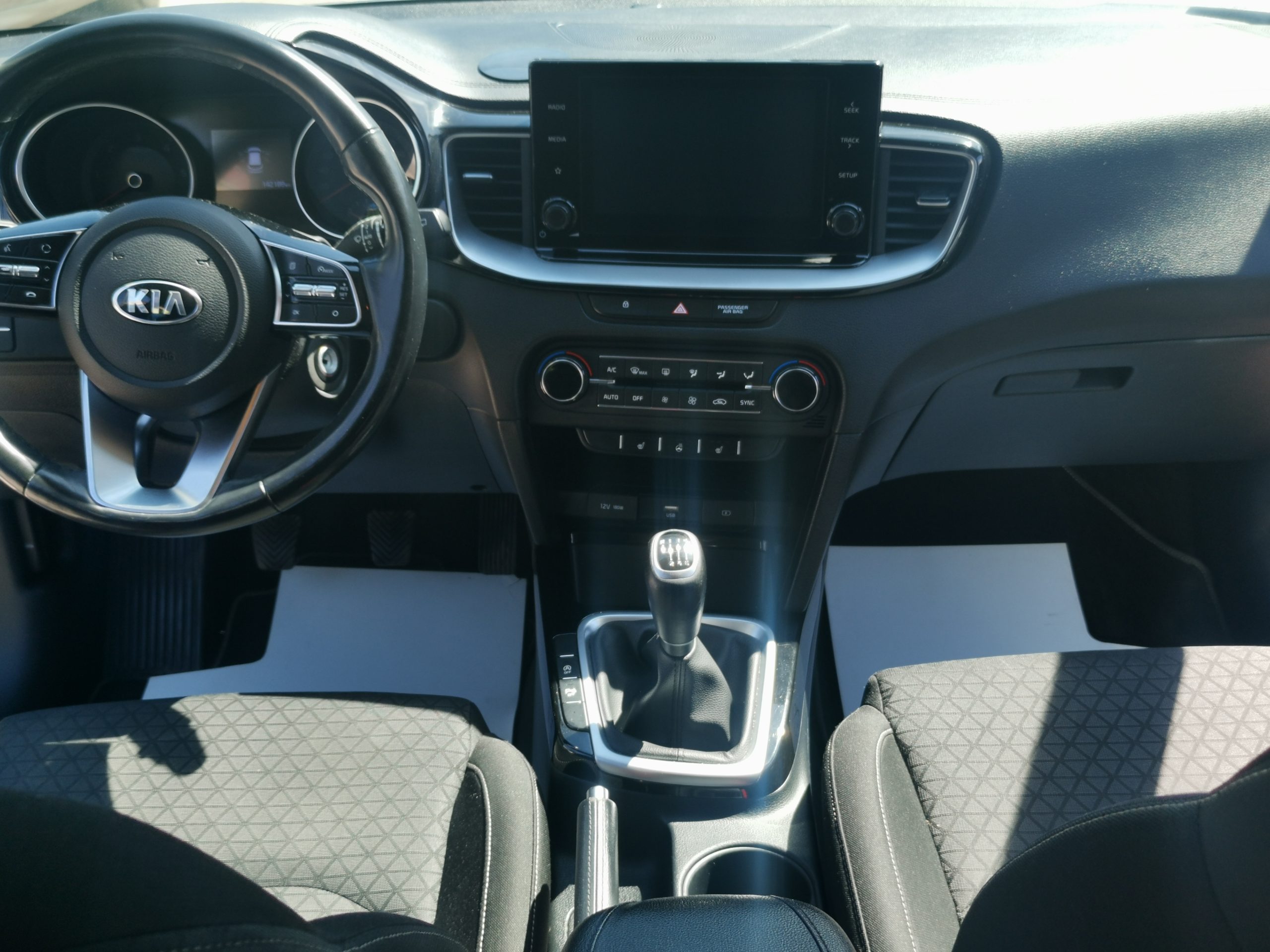 KIA CEE'D Ceed SW 1.6 CRDi HP Gold MO.-i. 1. Tulaj. Szervizkönyv! ÁFÁ-S! TEMPOMAT. KAMERA. ÜLÉSFŰTÉS