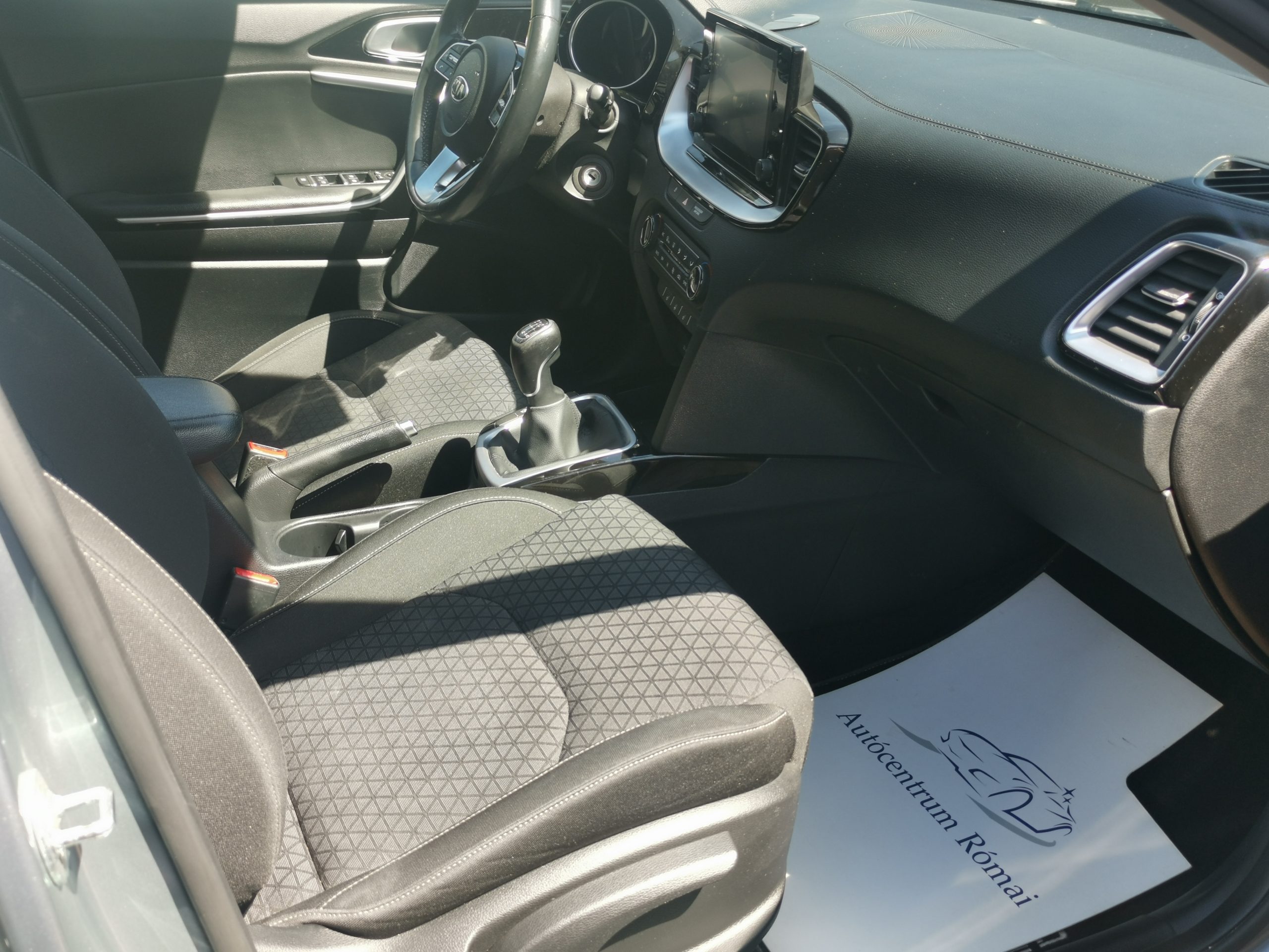 KIA CEE'D Ceed SW 1.6 CRDi HP Gold MO.-i. 1. Tulaj. Szervizkönyv! ÁFÁ-S! TEMPOMAT. KAMERA. ÜLÉSFŰTÉS