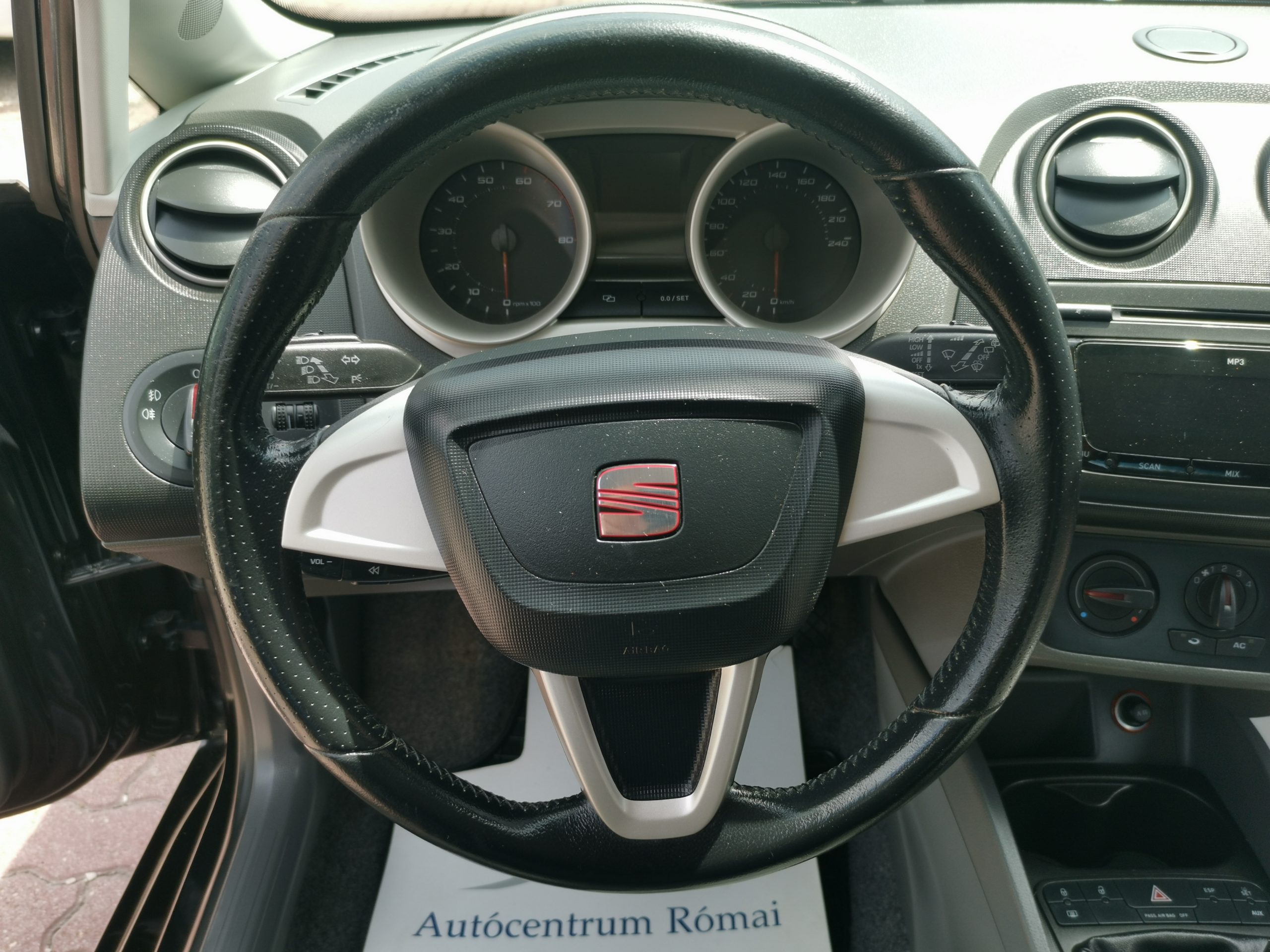 SEAT IBIZA 1.4 16V Style Szervizkönyv! KLÍMA. ALUFELNI. KÖDLÁMPA. ELEKTROMOS ABLAK