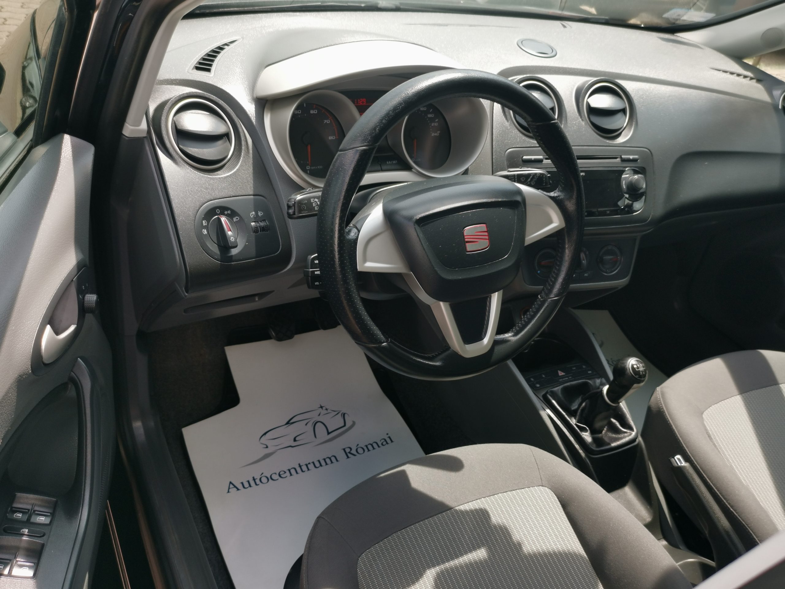 SEAT IBIZA 1.4 16V Style Szervizkönyv! KLÍMA. ALUFELNI. KÖDLÁMPA. ELEKTROMOS ABLAK