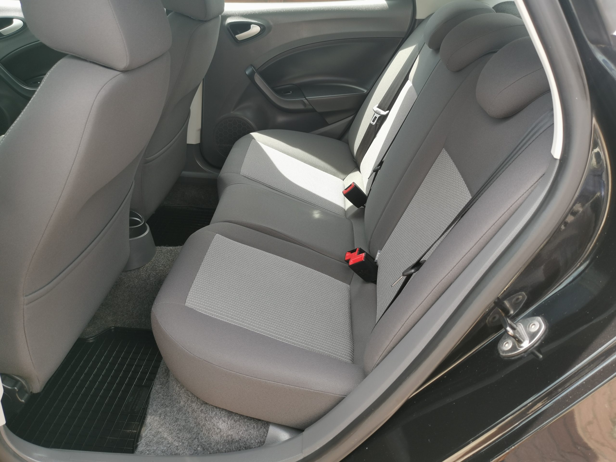 SEAT IBIZA 1.4 16V Style Szervizkönyv! KLÍMA. ALUFELNI. KÖDLÁMPA. ELEKTROMOS ABLAK