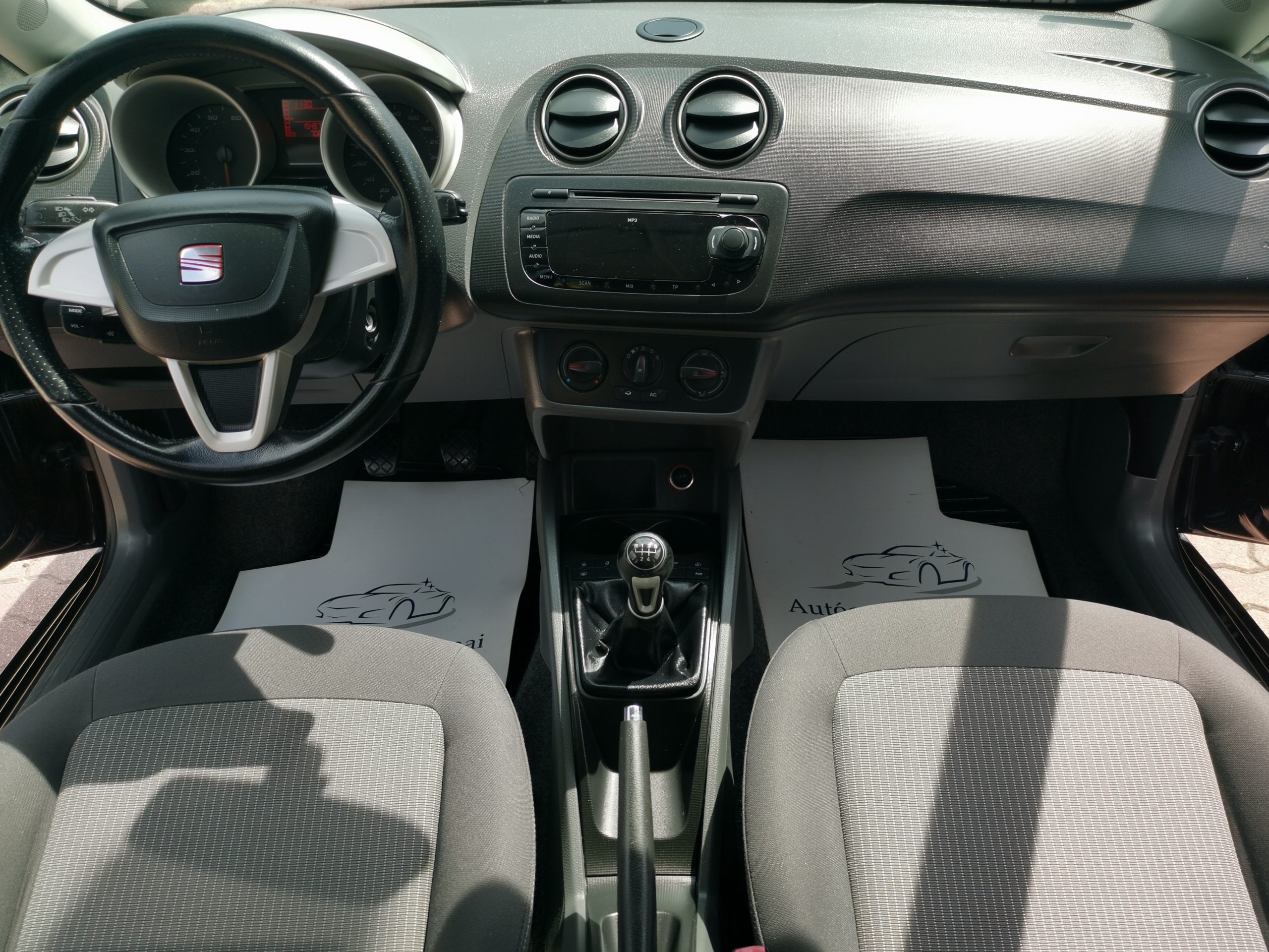 SEAT IBIZA 1.4 16V Style Szervizkönyv! KLÍMA. ALUFELNI. KÖDLÁMPA. ELEKTROMOS ABLAK