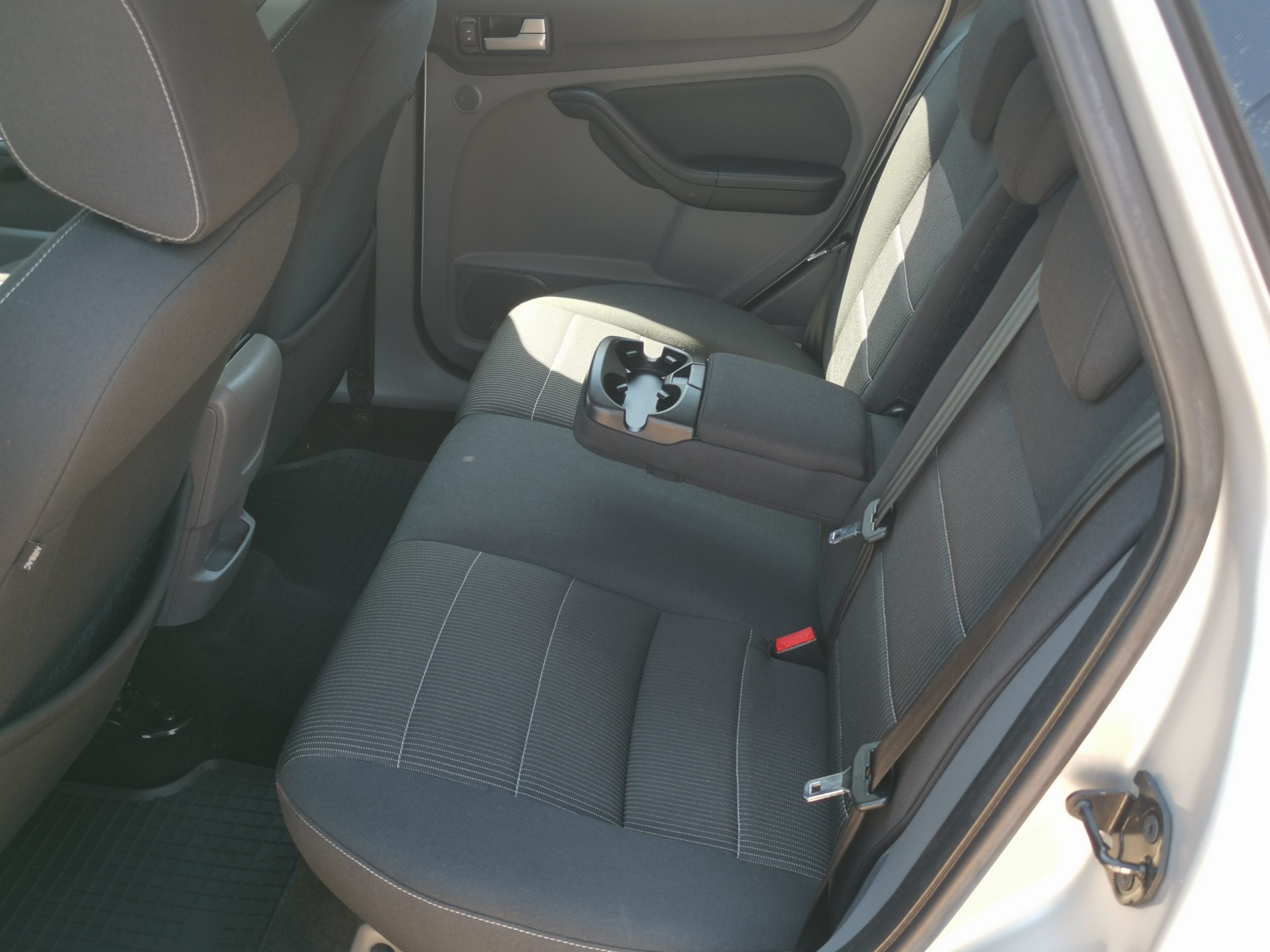 FORD FOCUS 1.6 Titanium Kombi. 134.000km! 2. Tulaj. DIGIT KLÍMA. NAVIGÁCIÓ. TEMPOMAT. ALUFELNI