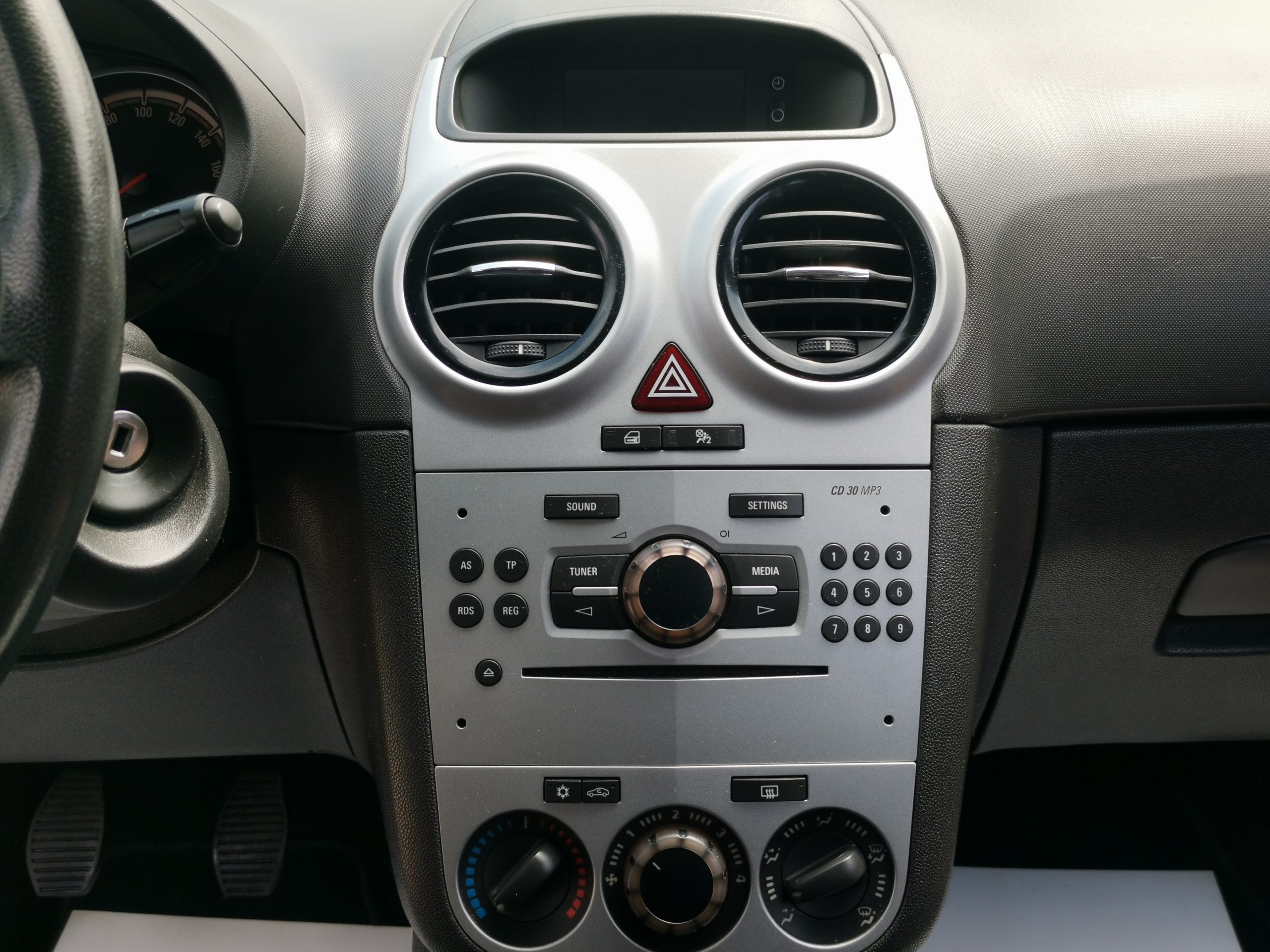 OPEL CORSA D 1.4 Enjoy 100LE! KLÍMA. TEMPOMAT. ALUFELNI. ELEKTROMOS ABLAK