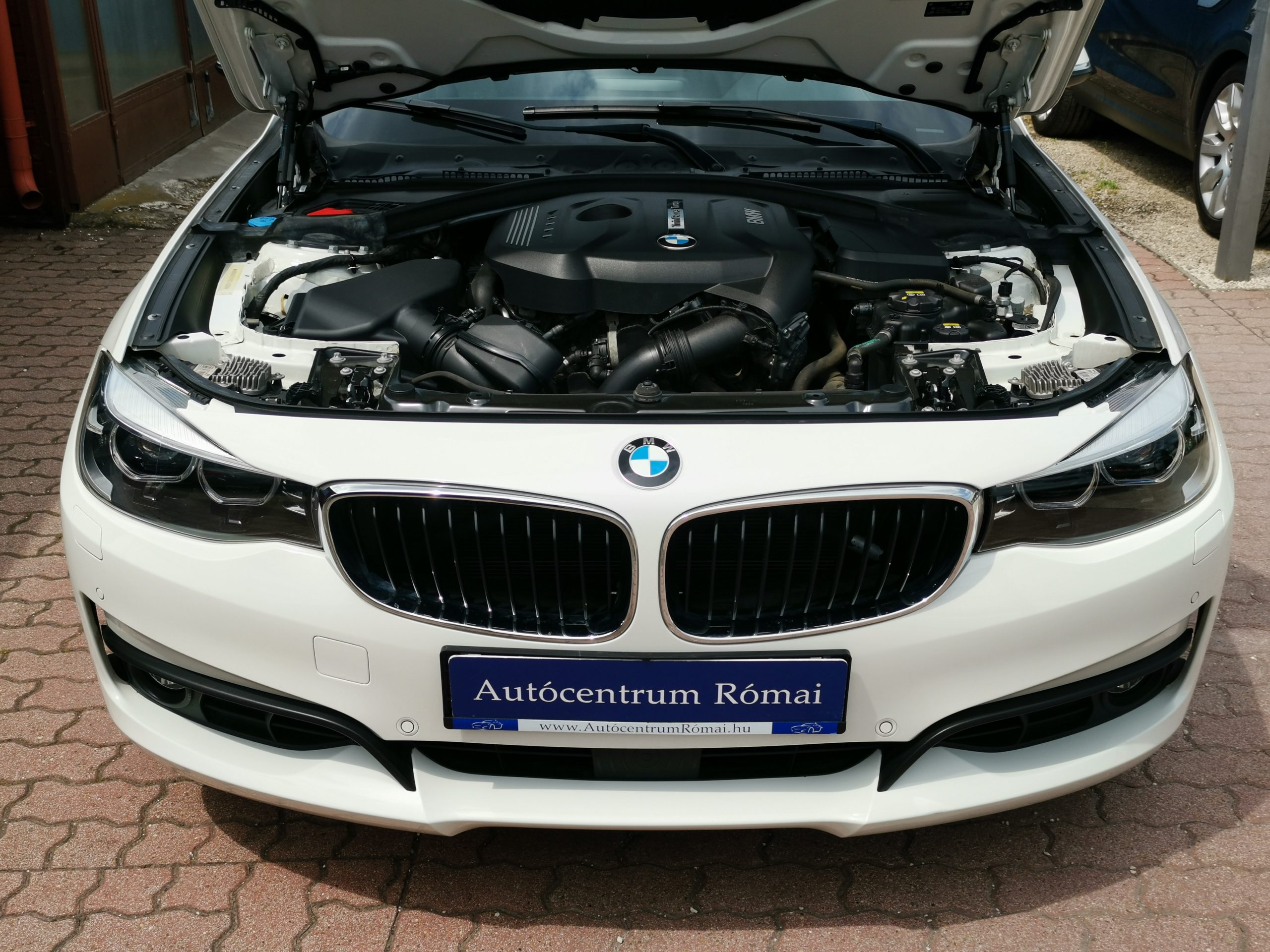 BMW 320 GRAN TURISMO MO.-i. 1. Tulaj. TEMPOMAT. NAVIGÁCIÓ. ÜLÉSFŰTÉS. LED. ALUFELNI