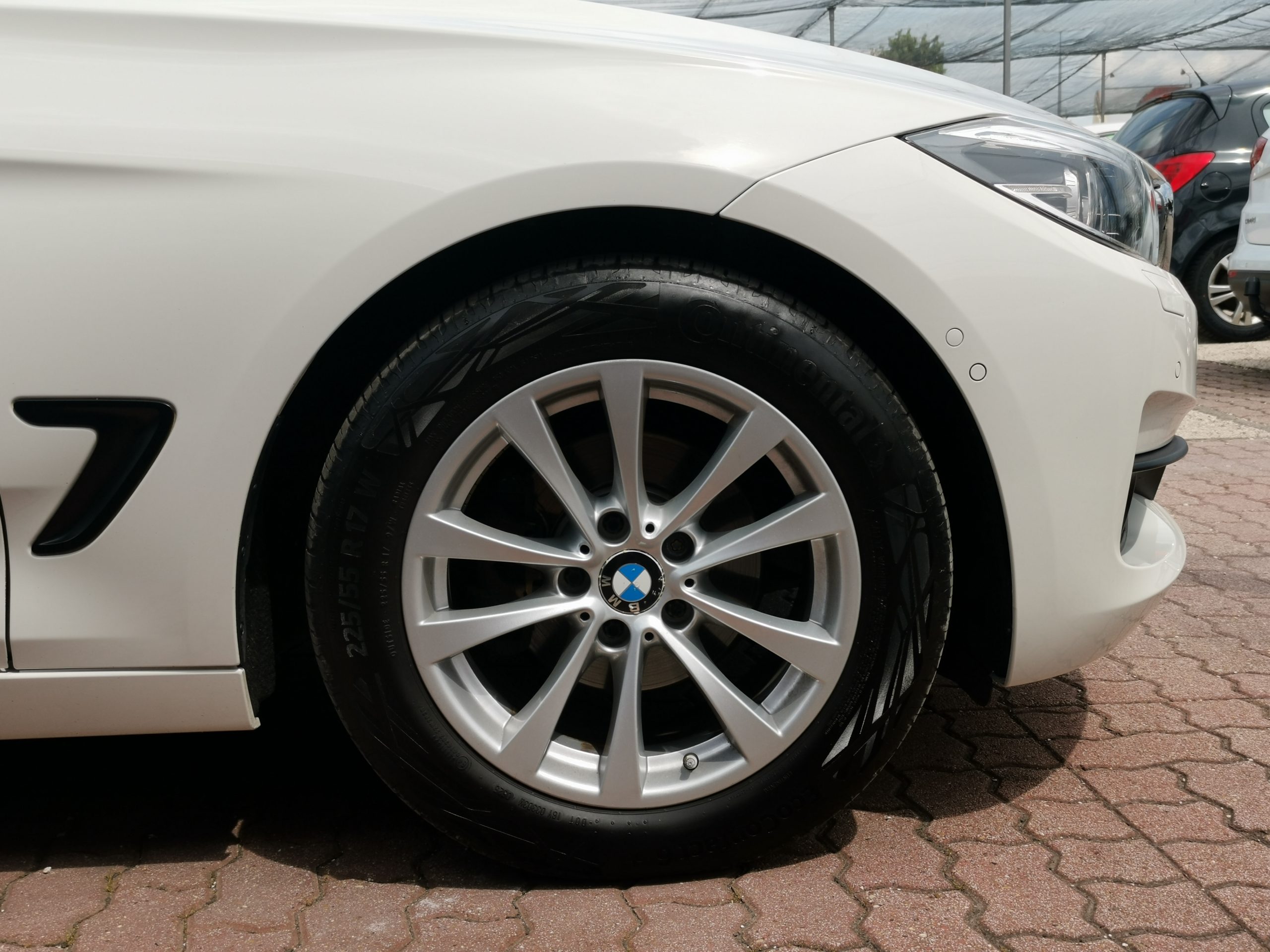 BMW 320 GRAN TURISMO MO.-i. 1. Tulaj. TEMPOMAT. NAVIGÁCIÓ. ÜLÉSFŰTÉS. LED. ALUFELNI