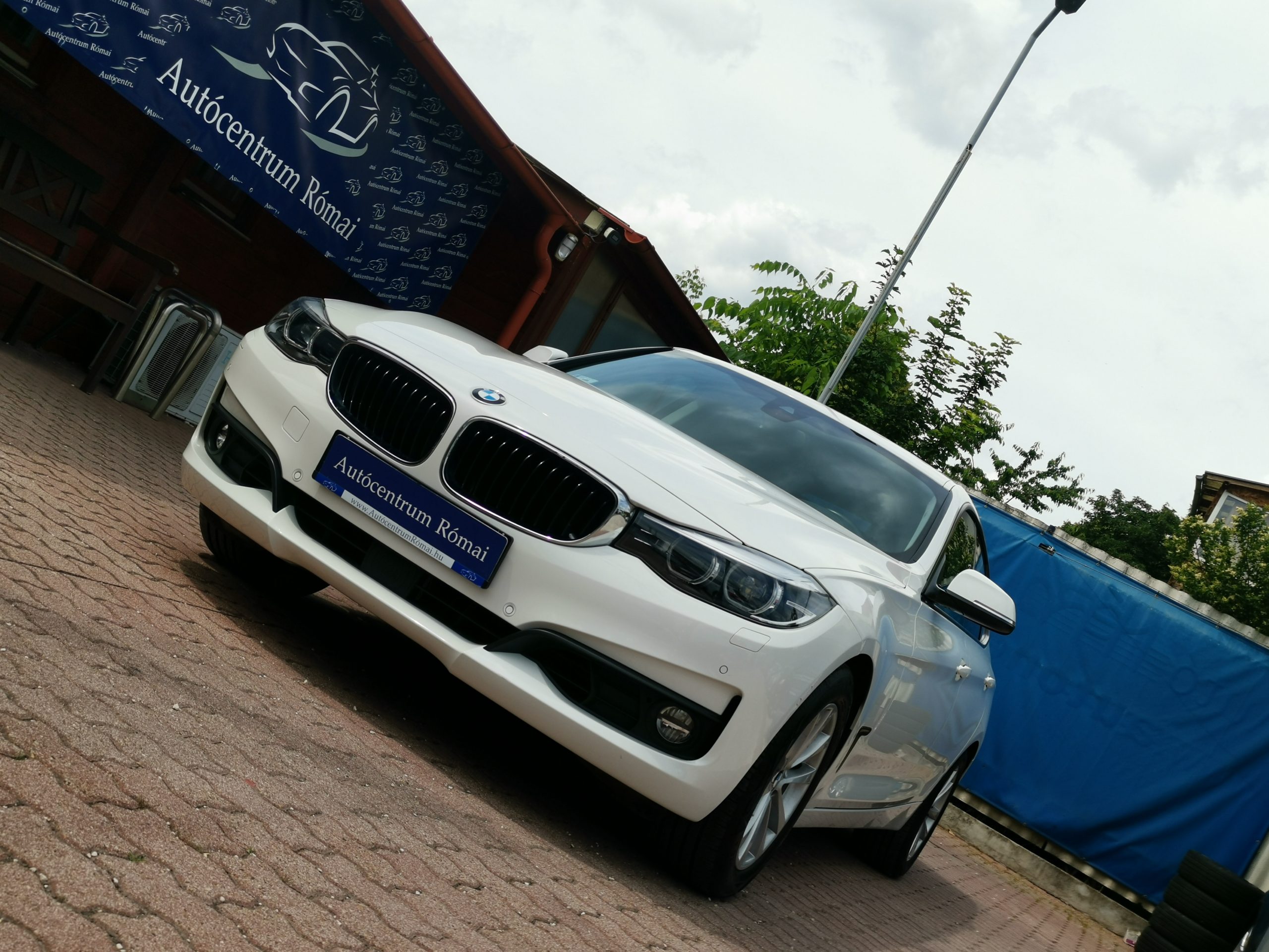 BMW 320 GRAN TURISMO MO.-i. 1. Tulaj. TEMPOMAT. NAVIGÁCIÓ. ÜLÉSFŰTÉS. LED. ALUFELNI
