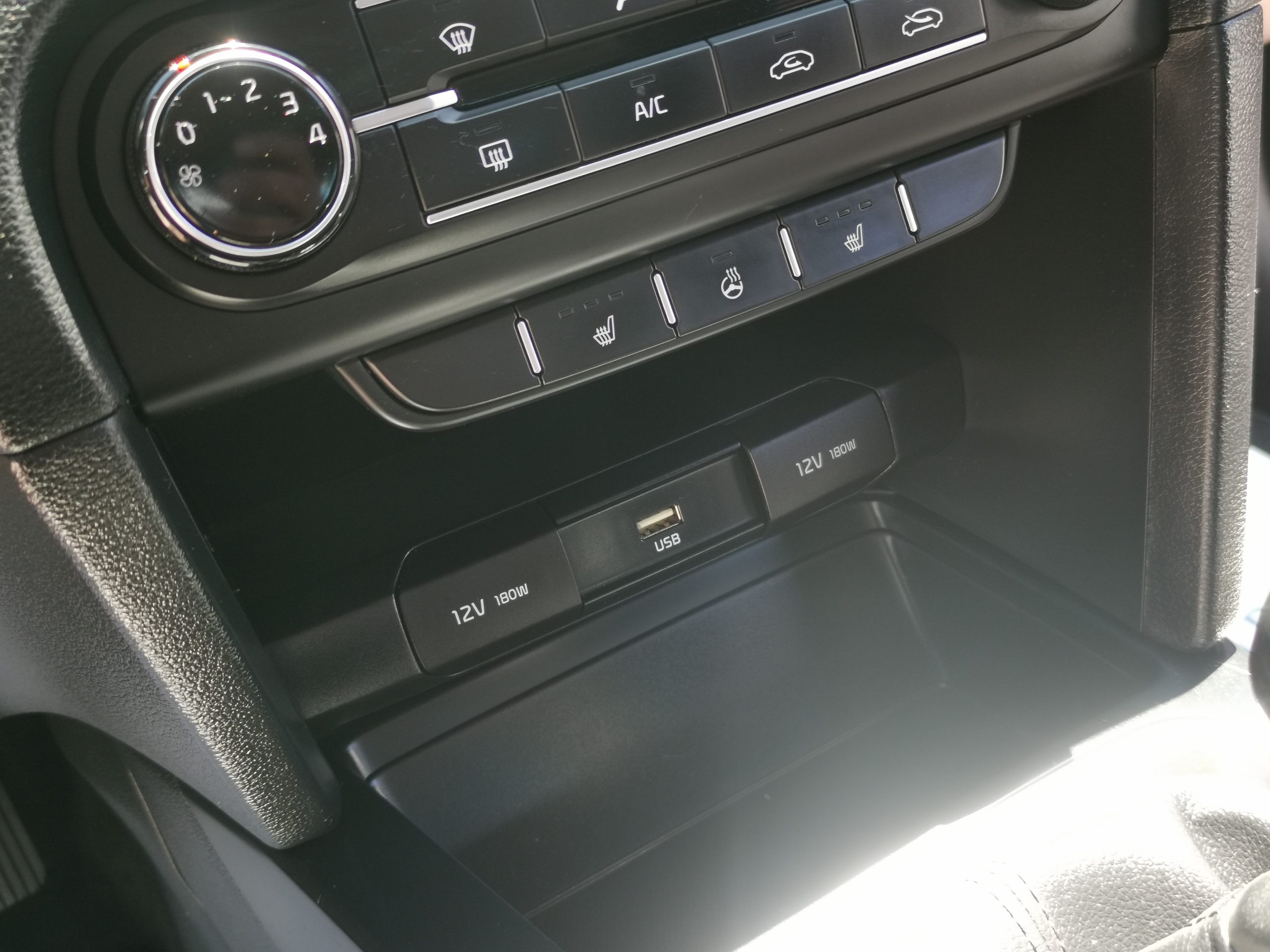 KIA CEE'D Ceed 1.6 CRDi HP Hybrid Bronze MO.-i. 2. Tulaj. ÁFÁ-s! Szervizkönyv! TEMPOMAT. ÜLÉSFŰTÉS. KORMÁNYFŰTÉS