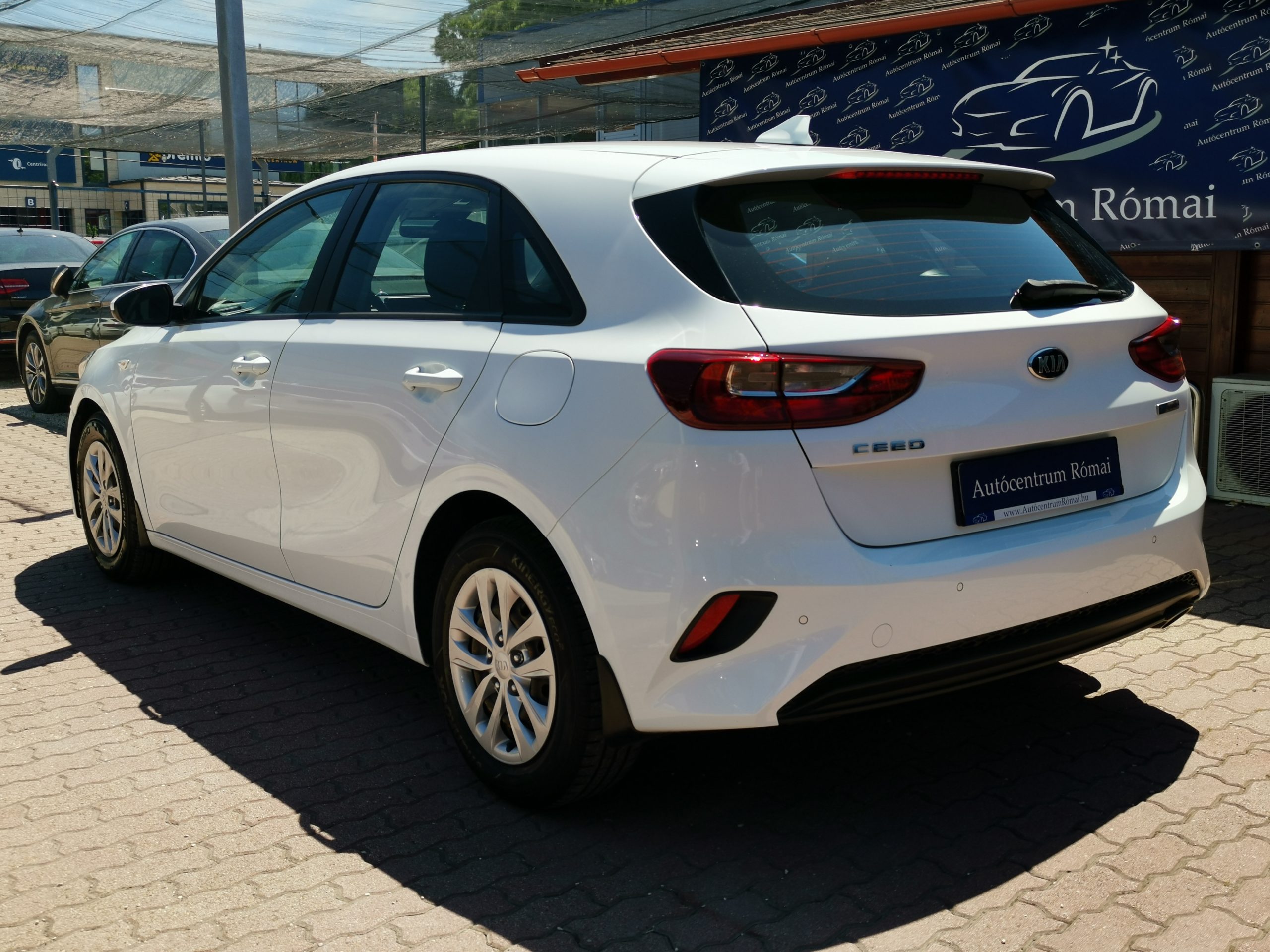 KIA CEE'D Ceed 1.6 CRDi HP Hybrid Bronze MO.-i. 2. Tulaj. ÁFÁ-s! Szervizkönyv! TEMPOMAT. ÜLÉSFŰTÉS. KORMÁNYFŰTÉS