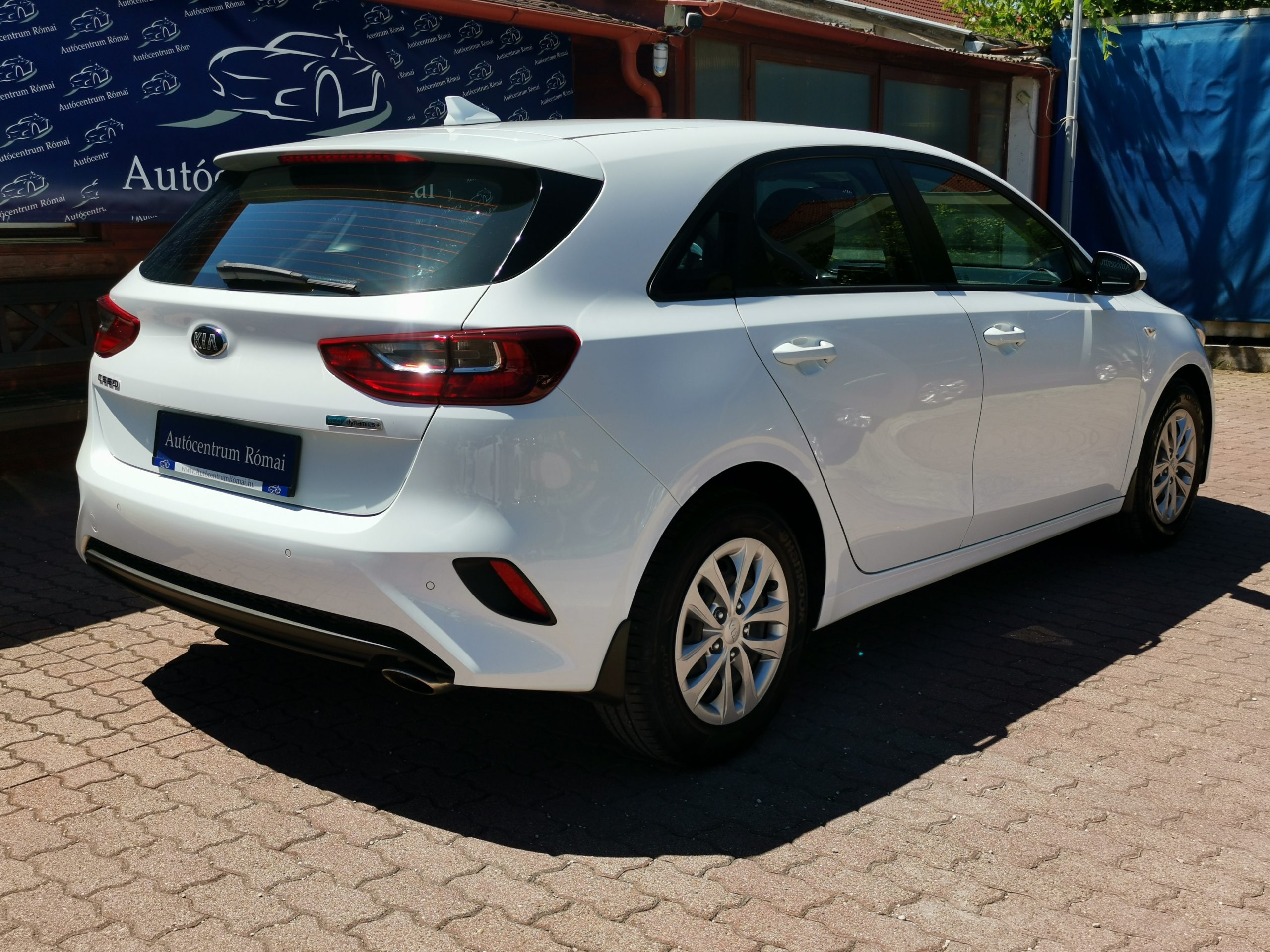 KIA CEE'D Ceed 1.6 CRDi HP Hybrid Bronze MO.-i. 2. Tulaj. ÁFÁ-s! Szervizkönyv! TEMPOMAT. ÜLÉSFŰTÉS. KORMÁNYFŰTÉS