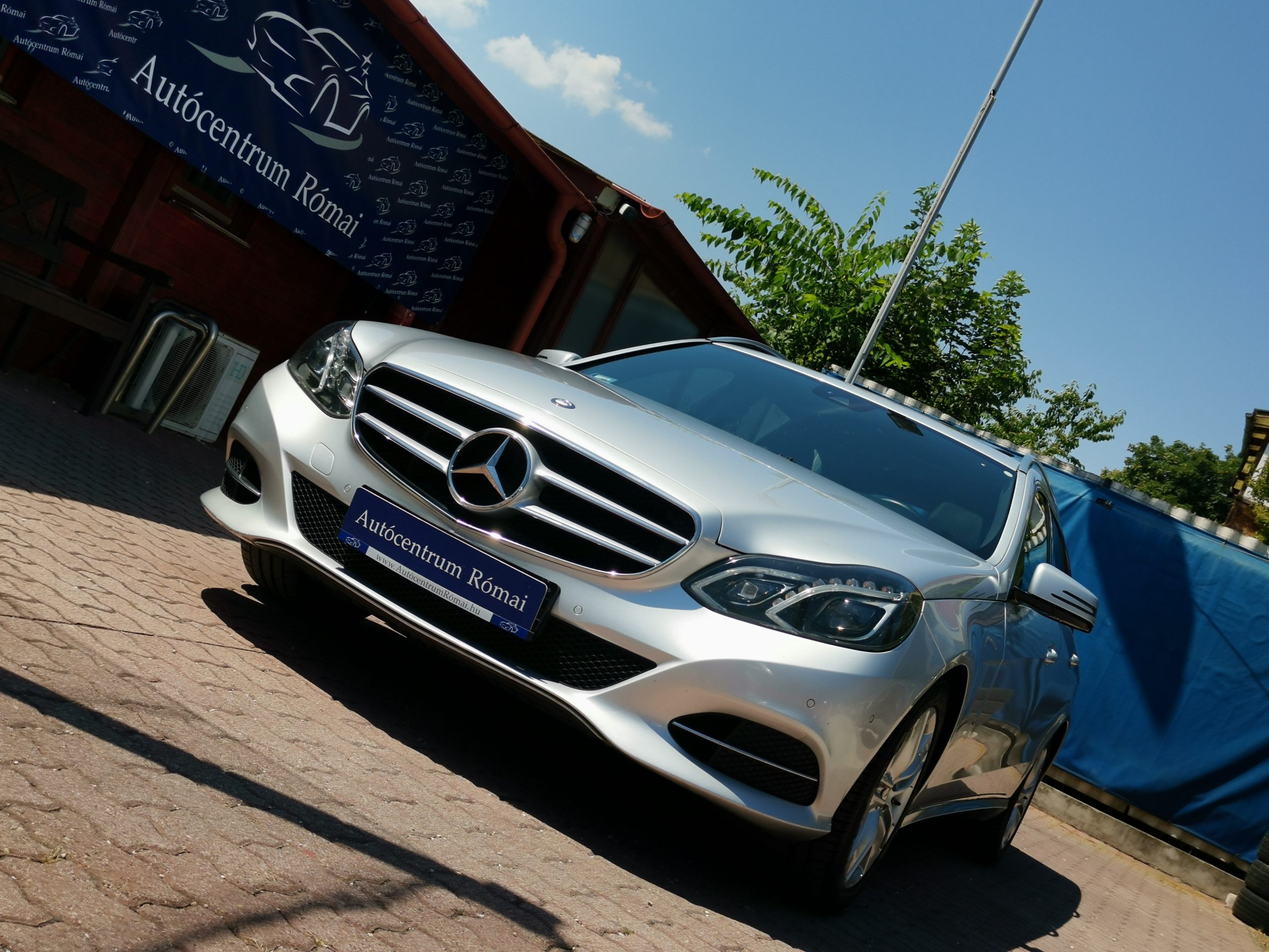 MERCEDES-BENZ E 220 CDI T Avantgarde (Automata) NAPFÉNYTETŐ. BŐRBELSŐ. LED FÉNYSZÓRÓ. TEMPOMAT
