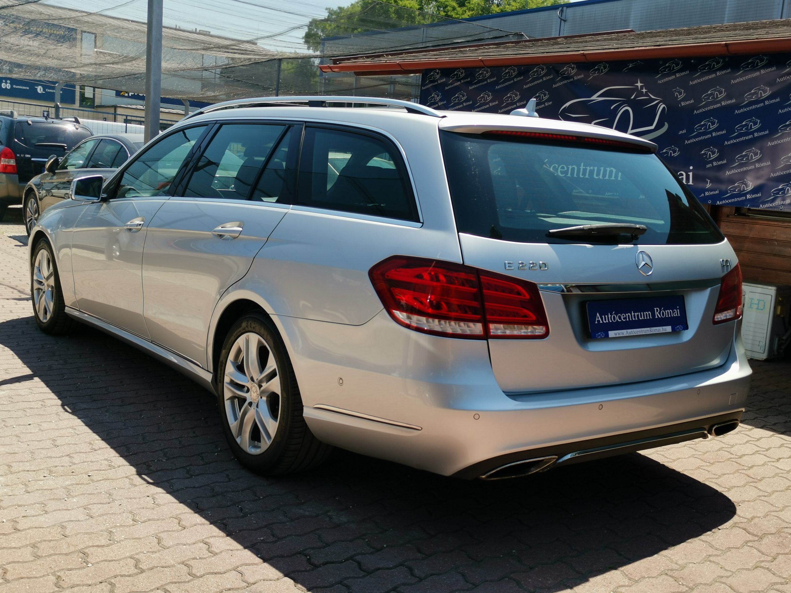 MERCEDES-BENZ E 220 CDI T Avantgarde (Automata) NAPFÉNYTETŐ. BŐRBELSŐ. LED FÉNYSZÓRÓ. TEMPOMAT