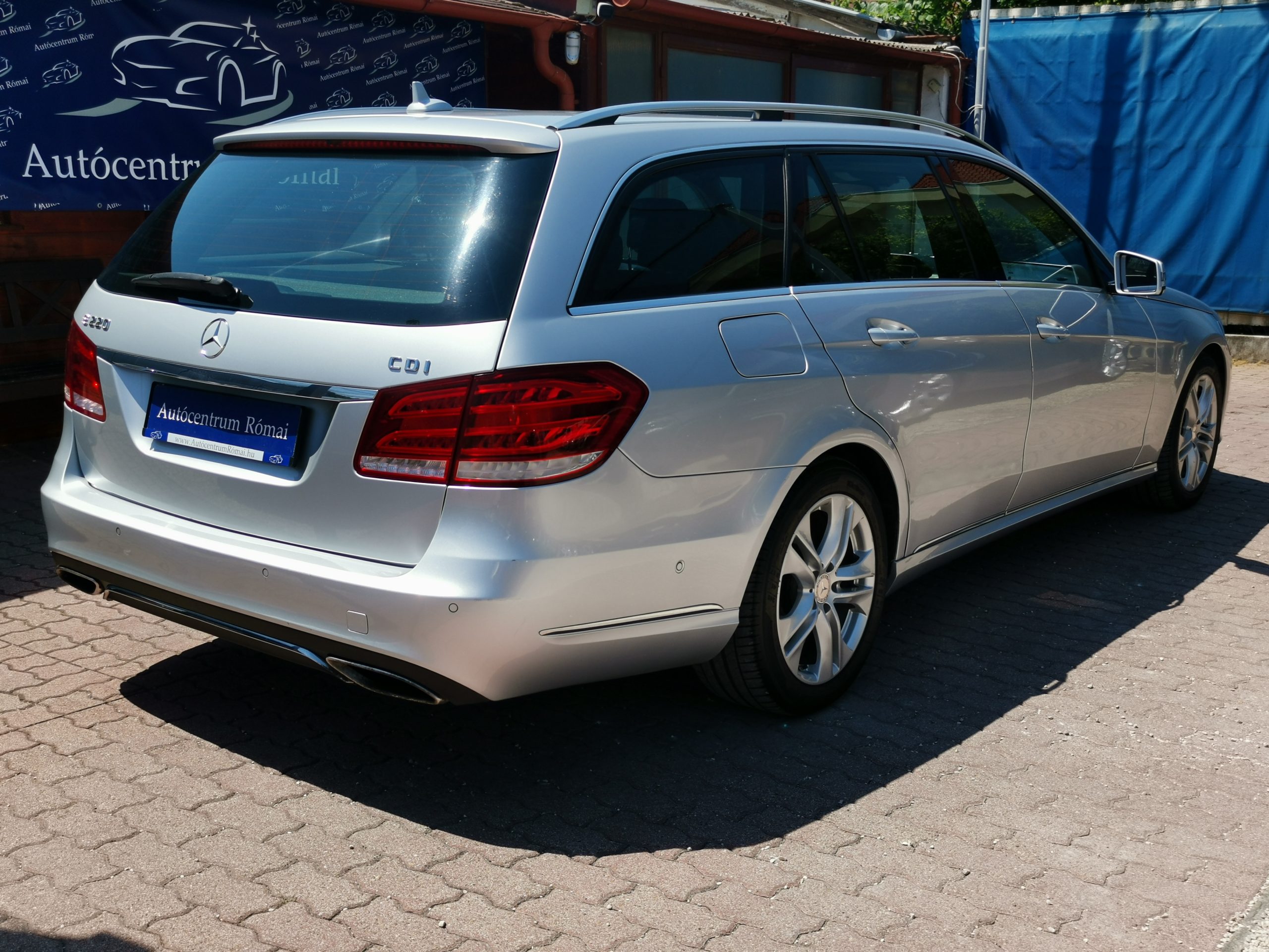 MERCEDES-BENZ E 220 CDI T Avantgarde (Automata) NAPFÉNYTETŐ. BŐRBELSŐ. LED FÉNYSZÓRÓ. TEMPOMAT