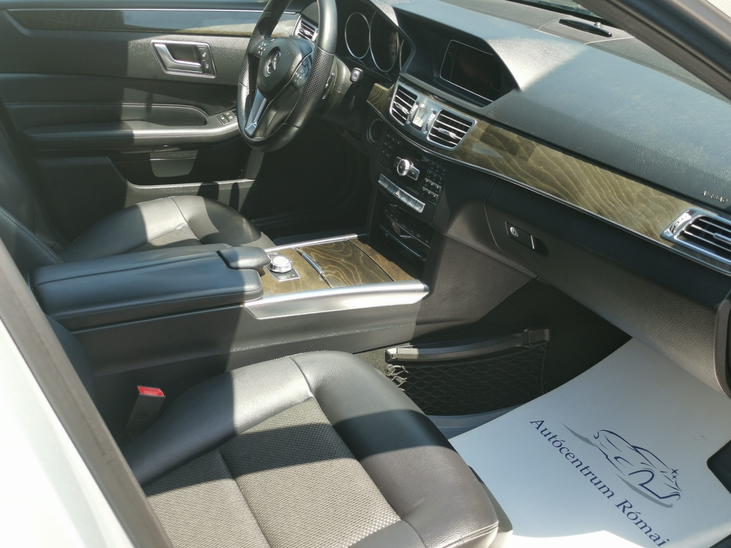 MERCEDES-BENZ E 220 CDI T Avantgarde (Automata) NAPFÉNYTETŐ. BŐRBELSŐ. LED FÉNYSZÓRÓ. TEMPOMAT