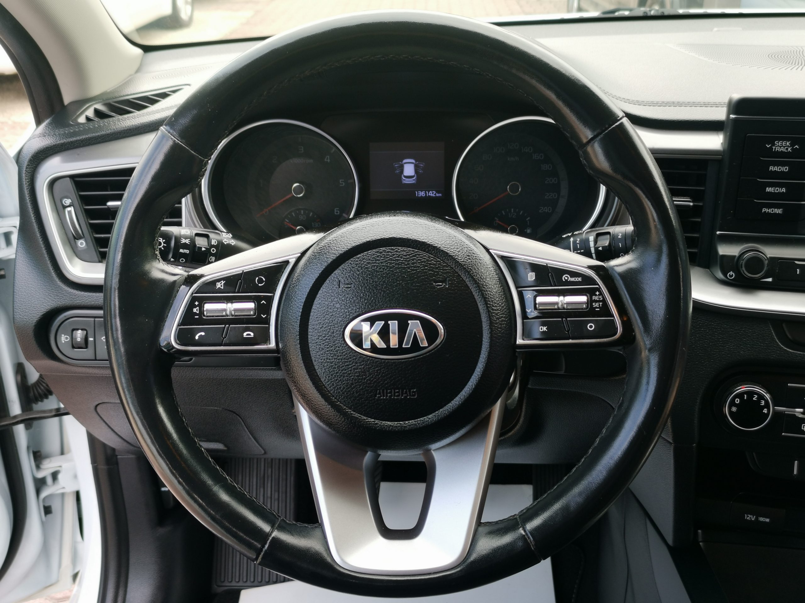 KIA CEE'D Ceed SW 1.6 CRDi HP Hybrid Bronze MO.-i. 1. Tulaj. ÁFÁ-s! KLÍMA. TEMPOMAT. ÜLÉSFŰTÉS. KORMÁNYFŰTÉS