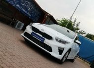 KIA CEE'D Ceed SW 1.6 CRDi HP Hybrid Bronze MO.-i. 1. Tulaj. ÁFÁ-s! KLÍMA. TEMPOMAT. ÜLÉSFŰTÉS. KORMÁNYFŰTÉS