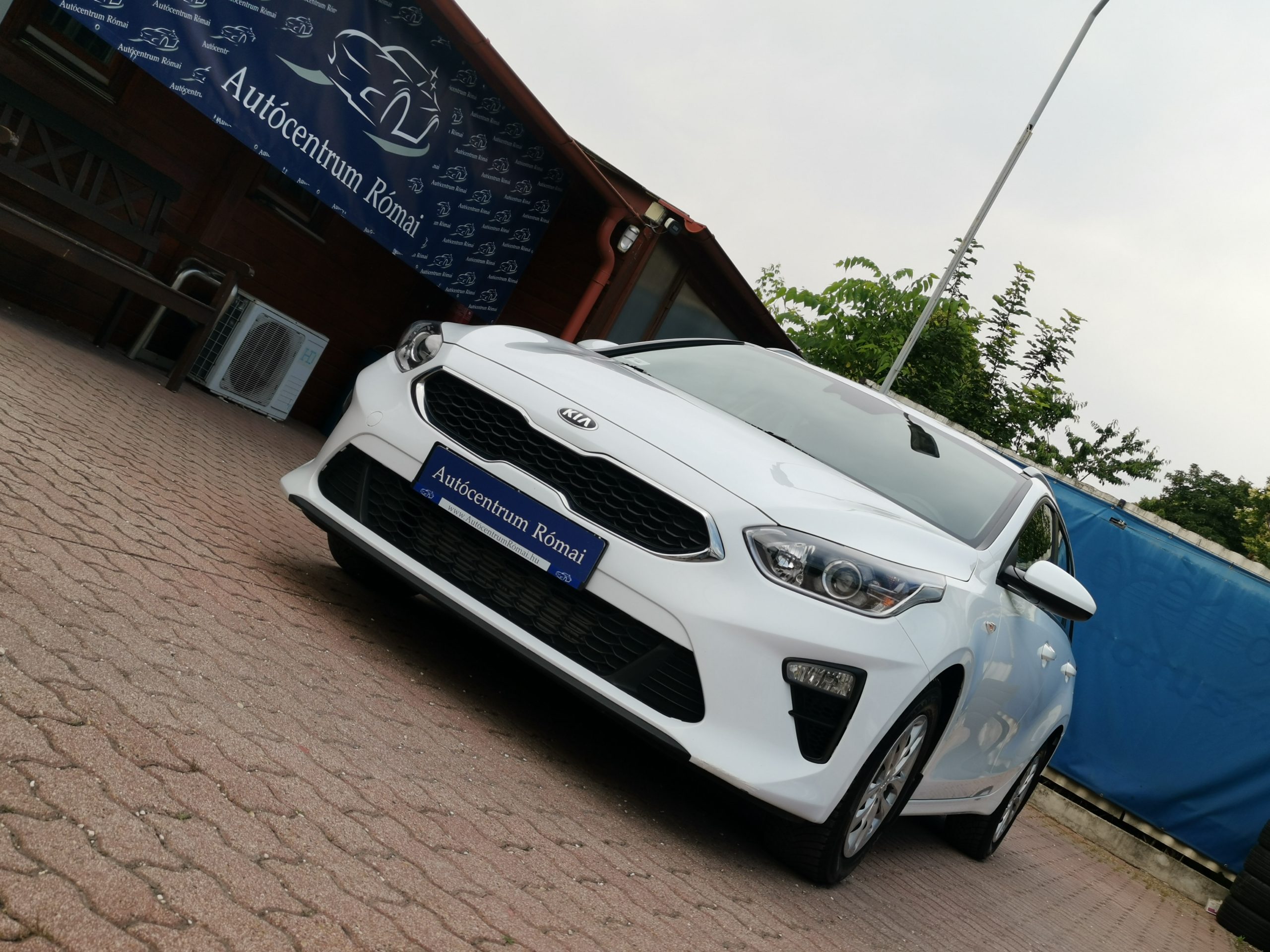 KIA CEE'D Ceed SW 1.6 CRDi HP Hybrid Bronze MO.-i. 1. Tulaj. ÁFÁ-s! KLÍMA. TEMPOMAT. ÜLÉSFŰTÉS. KORMÁNYFŰTÉS