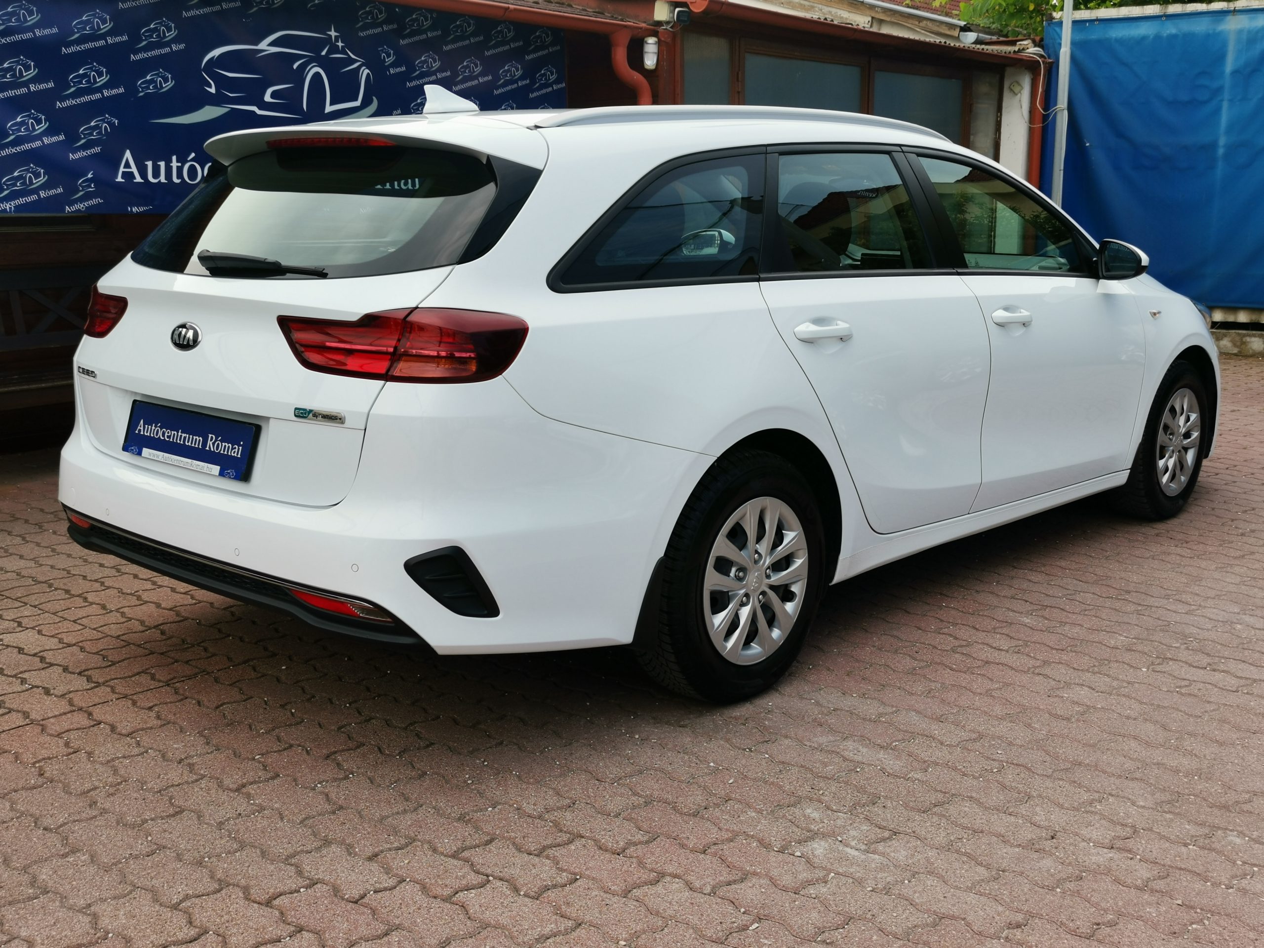 KIA CEE'D Ceed SW 1.6 CRDi HP Hybrid Bronze MO.-i. 1. Tulaj. ÁFÁ-s! KLÍMA. TEMPOMAT. ÜLÉSFŰTÉS. KORMÁNYFŰTÉS