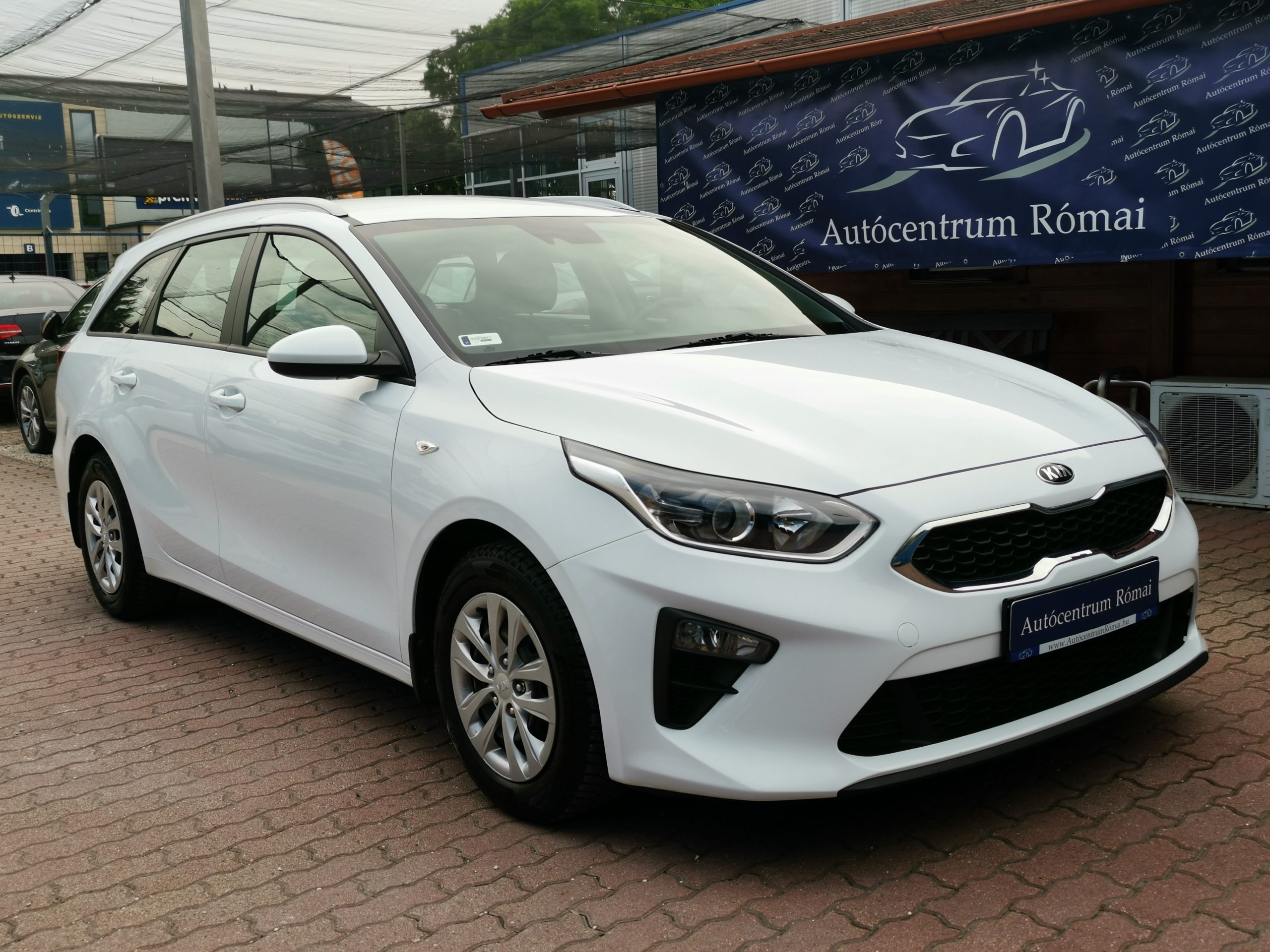 KIA CEE'D Ceed SW 1.6 CRDi HP Hybrid Bronze MO.-i. 1. Tulaj. ÁFÁ-s! KLÍMA. TEMPOMAT. ÜLÉSFŰTÉS. KORMÁNYFŰTÉS