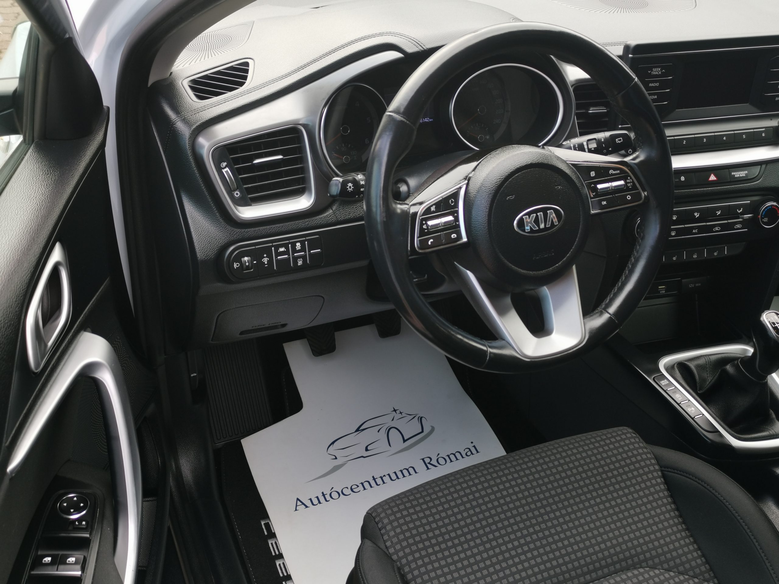 KIA CEE'D Ceed SW 1.6 CRDi HP Hybrid Bronze MO.-i. 1. Tulaj. ÁFÁ-s! KLÍMA. TEMPOMAT. ÜLÉSFŰTÉS. KORMÁNYFŰTÉS