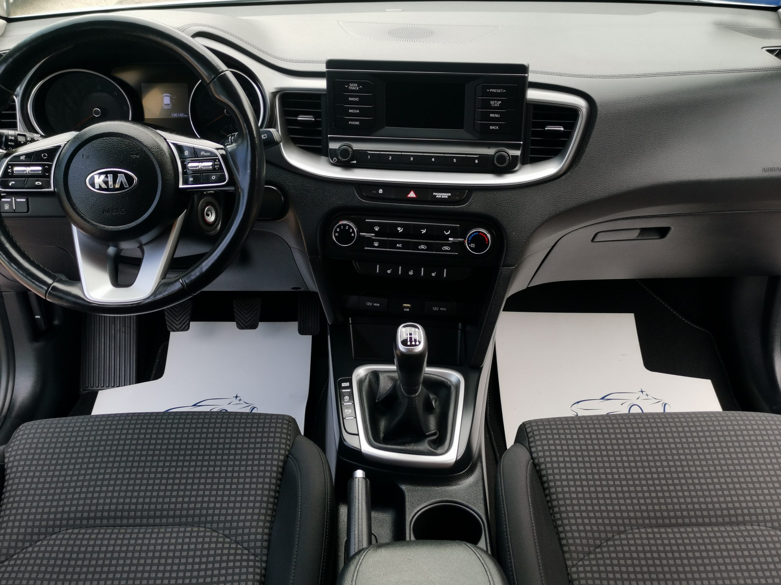 KIA CEE'D Ceed SW 1.6 CRDi HP Hybrid Bronze MO.-i. 1. Tulaj. ÁFÁ-s! KLÍMA. TEMPOMAT. ÜLÉSFŰTÉS. KORMÁNYFŰTÉS