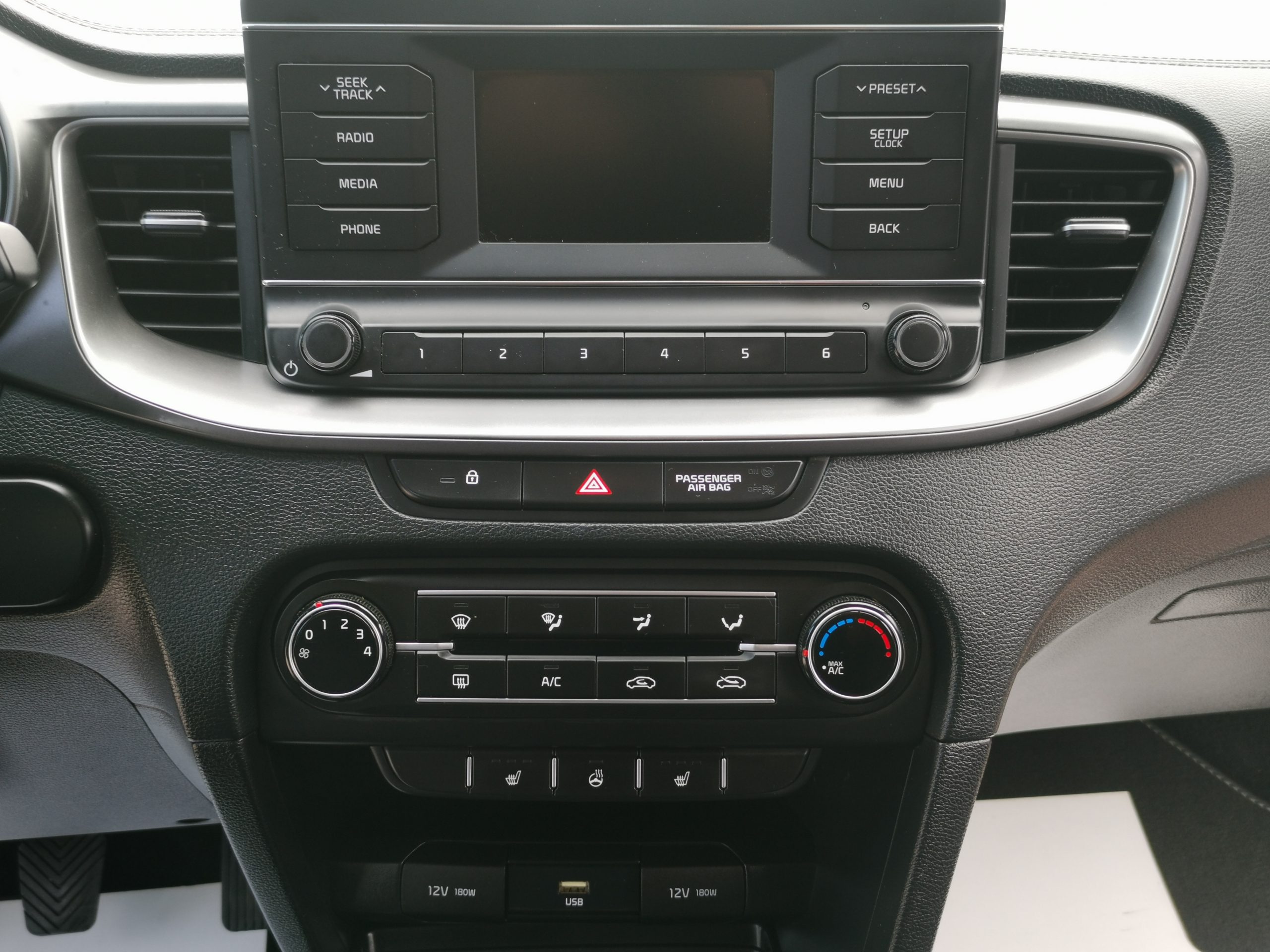 KIA CEE'D Ceed SW 1.6 CRDi HP Hybrid Bronze MO.-i. 1. Tulaj. ÁFÁ-s! KLÍMA. TEMPOMAT. ÜLÉSFŰTÉS. KORMÁNYFŰTÉS