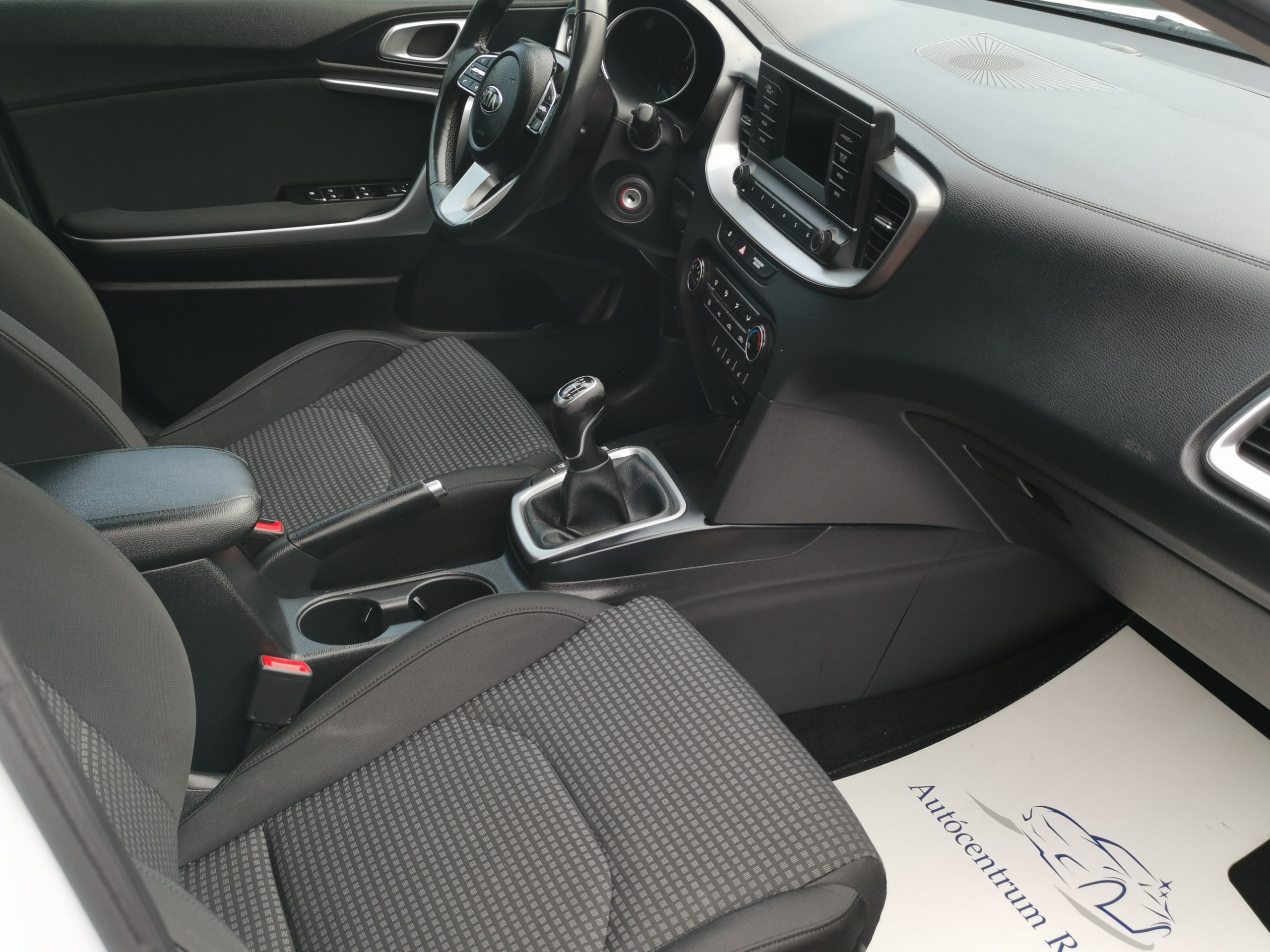 KIA CEE'D Ceed SW 1.6 CRDi HP Hybrid Bronze MO.-i. 1. Tulaj. ÁFÁ-s! KLÍMA. TEMPOMAT. ÜLÉSFŰTÉS. KORMÁNYFŰTÉS