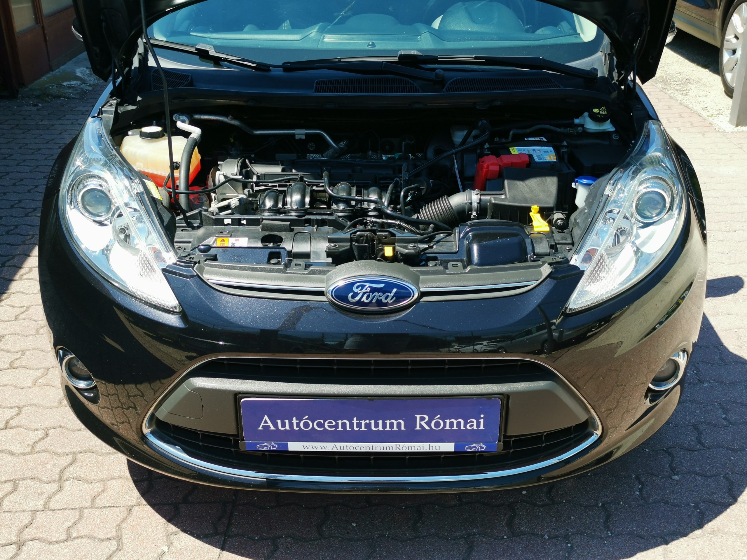 FORD FIESTA 1.25 Titanium 122.000km! Szervizkönyv! DIGIT KLÍMA. PARKRADAR. ÜLÉSFŰTÉS