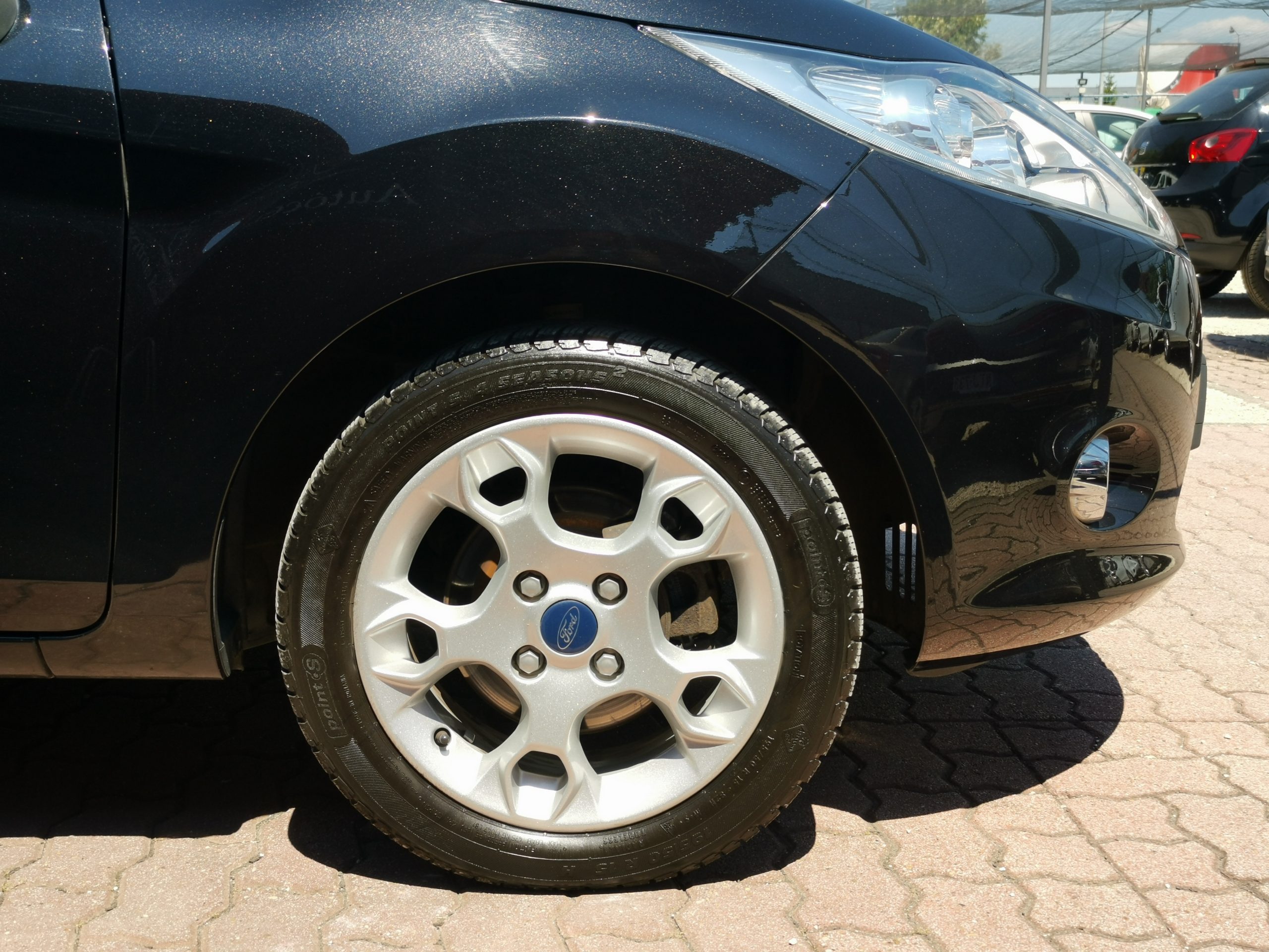 FORD FIESTA 1.25 Titanium 122.000km! Szervizkönyv! DIGIT KLÍMA. PARKRADAR. ÜLÉSFŰTÉS