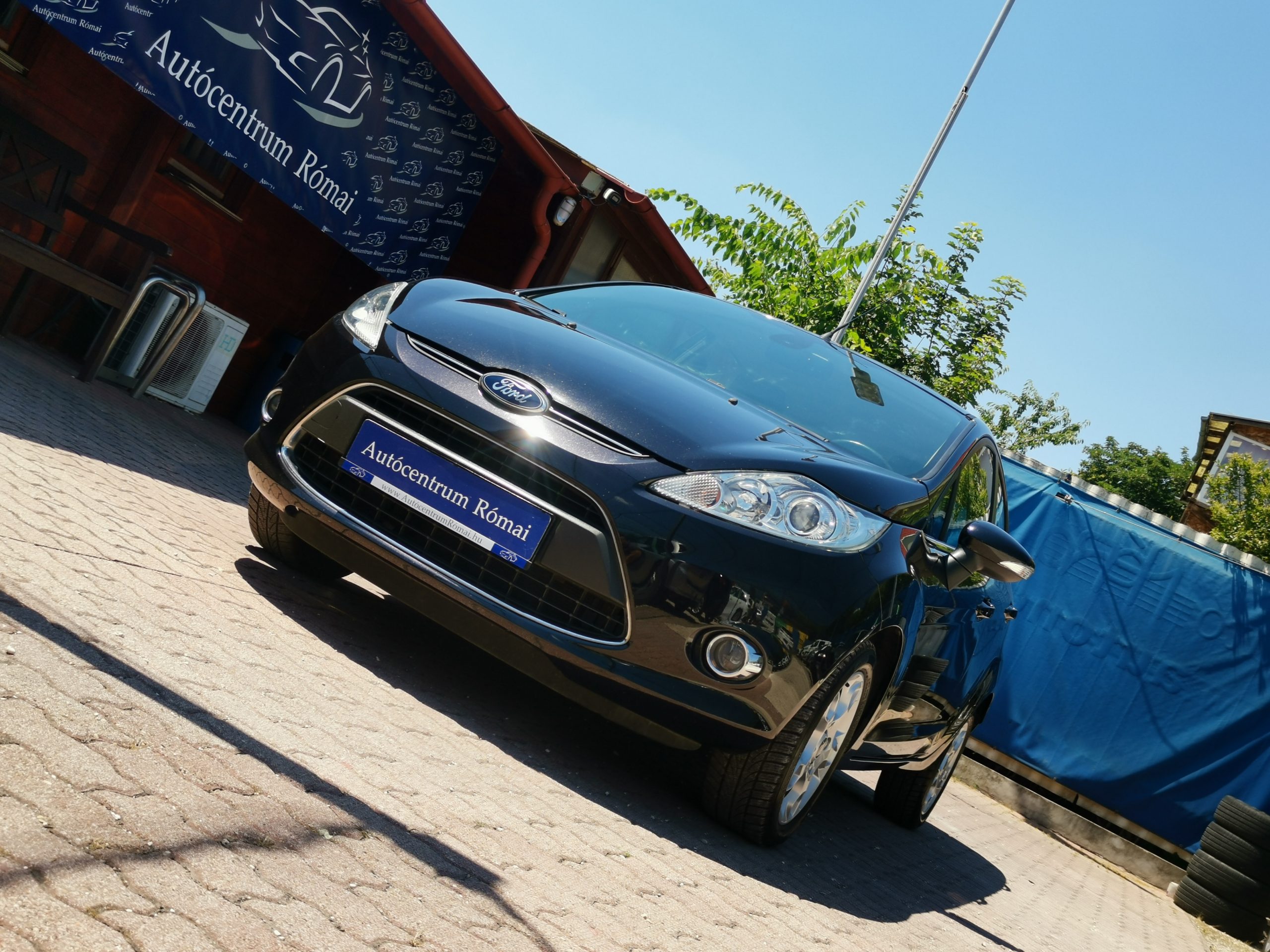 FORD FIESTA 1.25 Titanium 122.000km! Szervizkönyv! DIGIT KLÍMA. PARKRADAR. ÜLÉSFŰTÉS