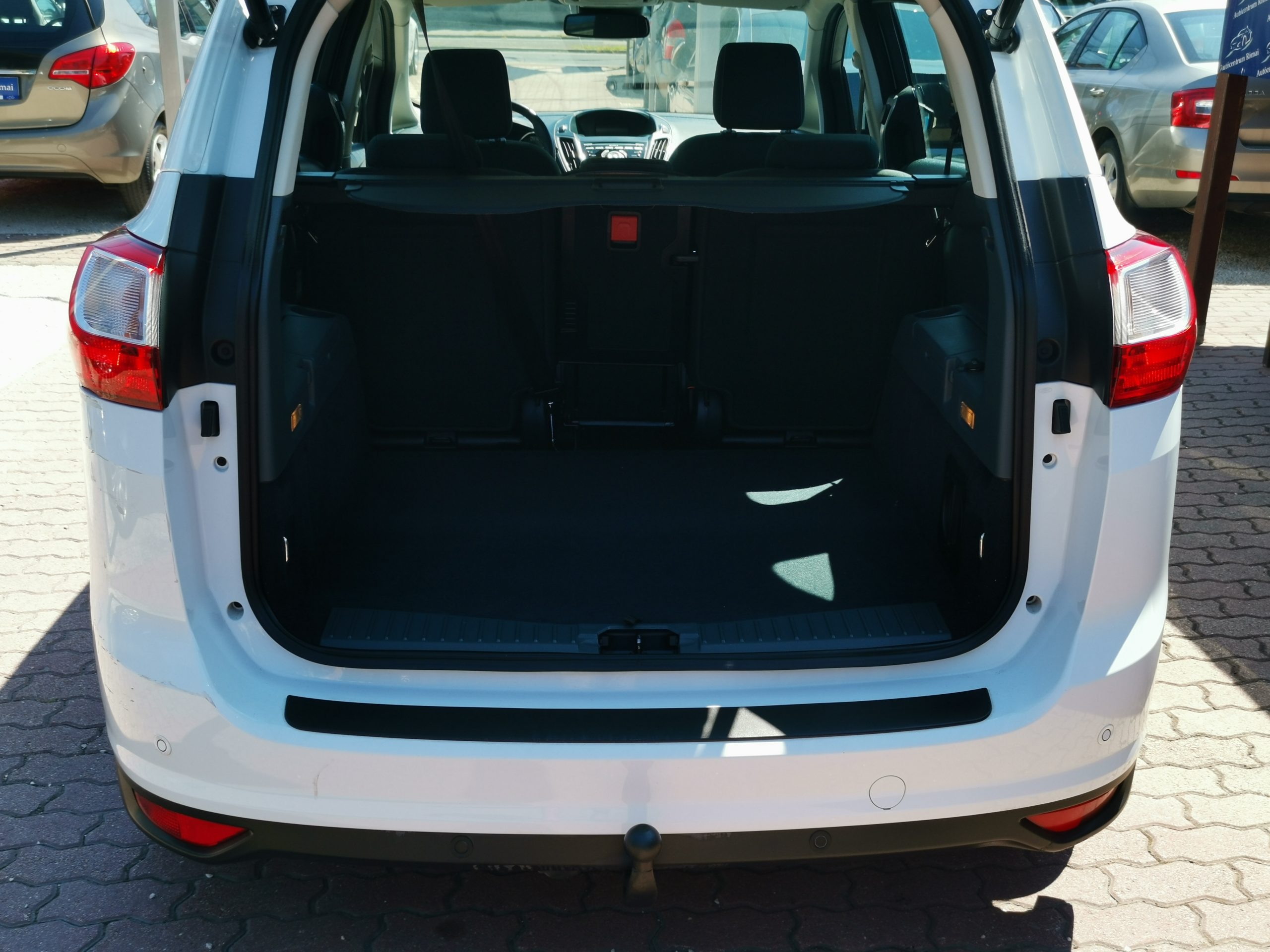 FORD C-MAX Grand1.6 SCTi EcoBoost Titanium Szervizkönyv! TEMPOMAT. KAMERA. ÜLÉSFŰTÉS. VONÓHOROG