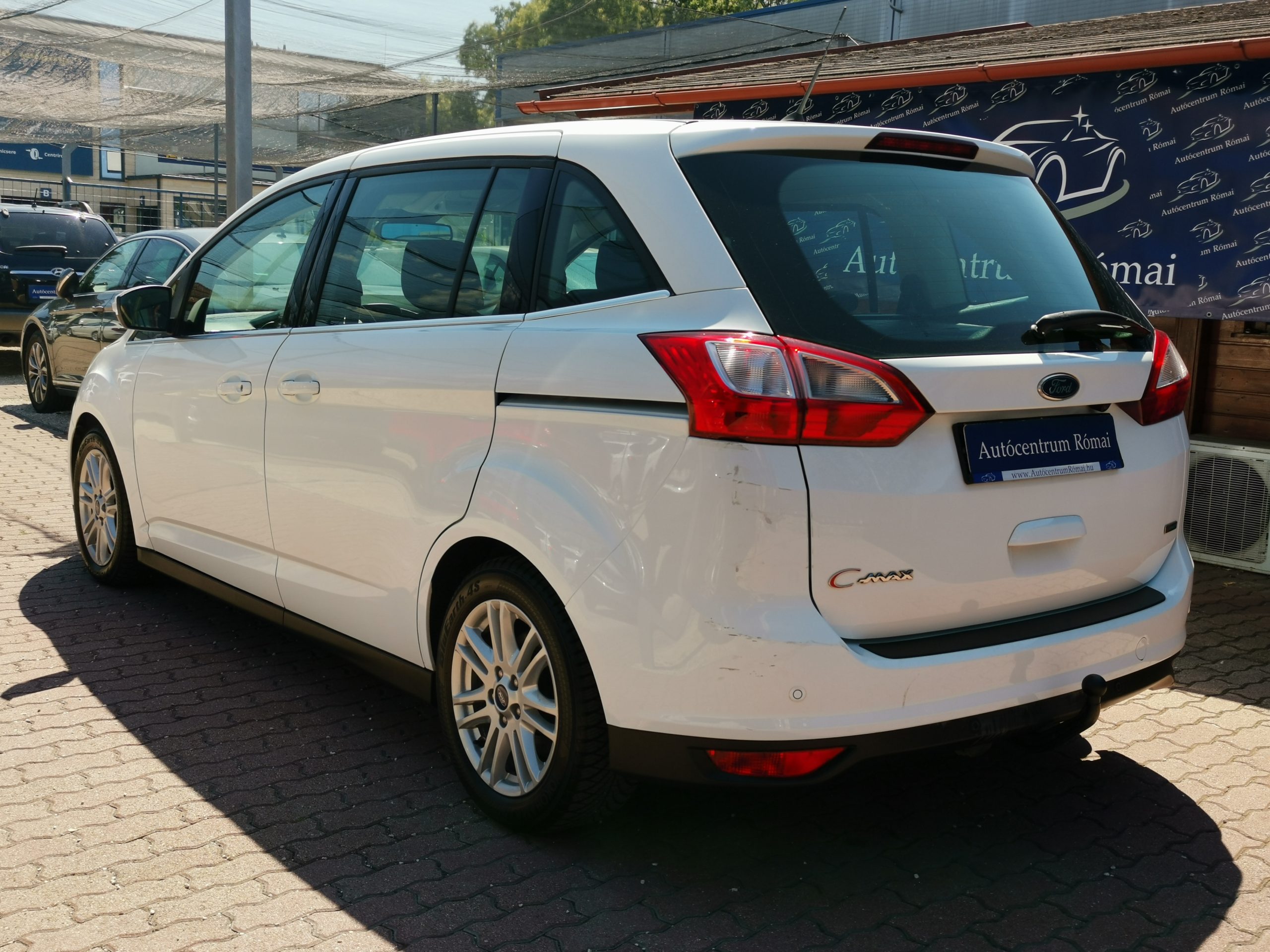 FORD C-MAX Grand1.6 SCTi EcoBoost Titanium Szervizkönyv! TEMPOMAT. KAMERA. ÜLÉSFŰTÉS. VONÓHOROG