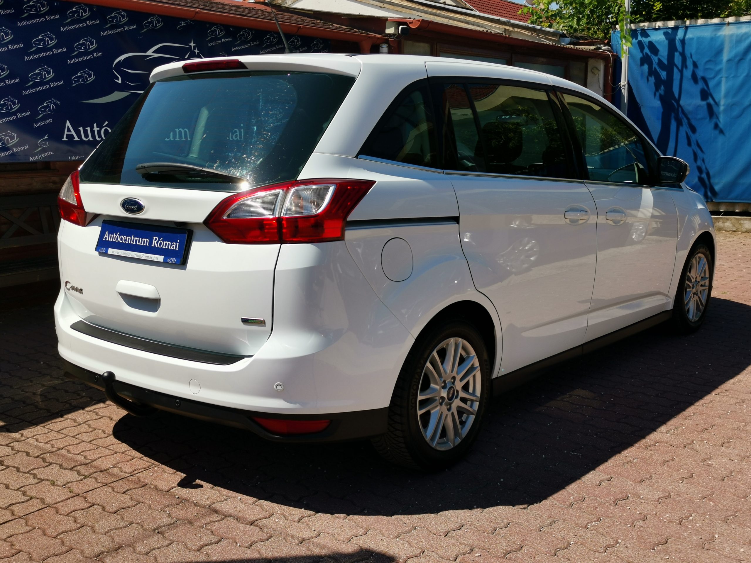 FORD C-MAX Grand1.6 SCTi EcoBoost Titanium Szervizkönyv! TEMPOMAT. KAMERA. ÜLÉSFŰTÉS. VONÓHOROG