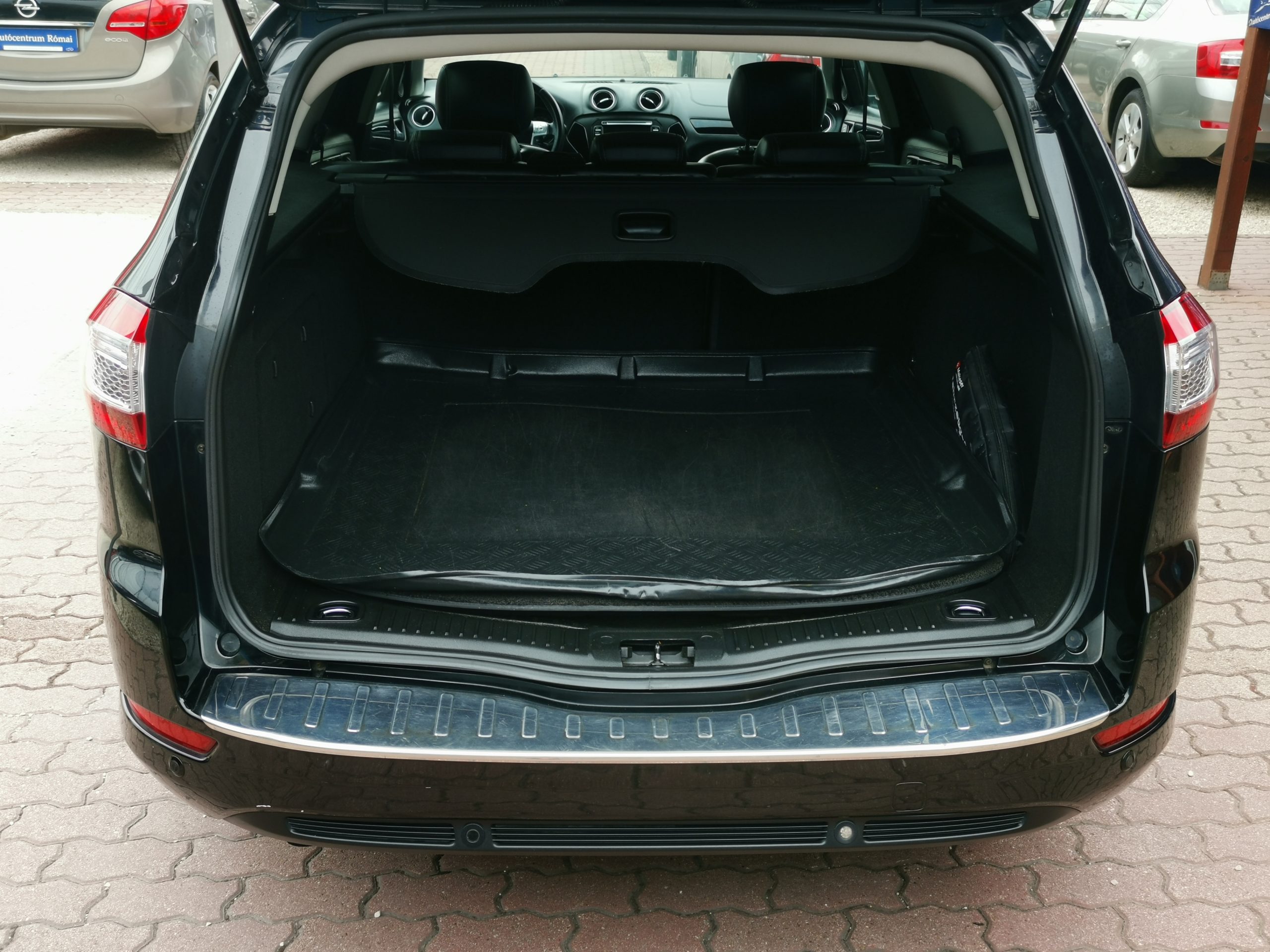 FORD MONDEO 1.6 EcoBoost Titanium 2. Tulaj. BŐRBELSŐ. NAVIGÁCIÓ. TEMPOMAT. ÜLÉSFŰTÉS. ALUFELNI