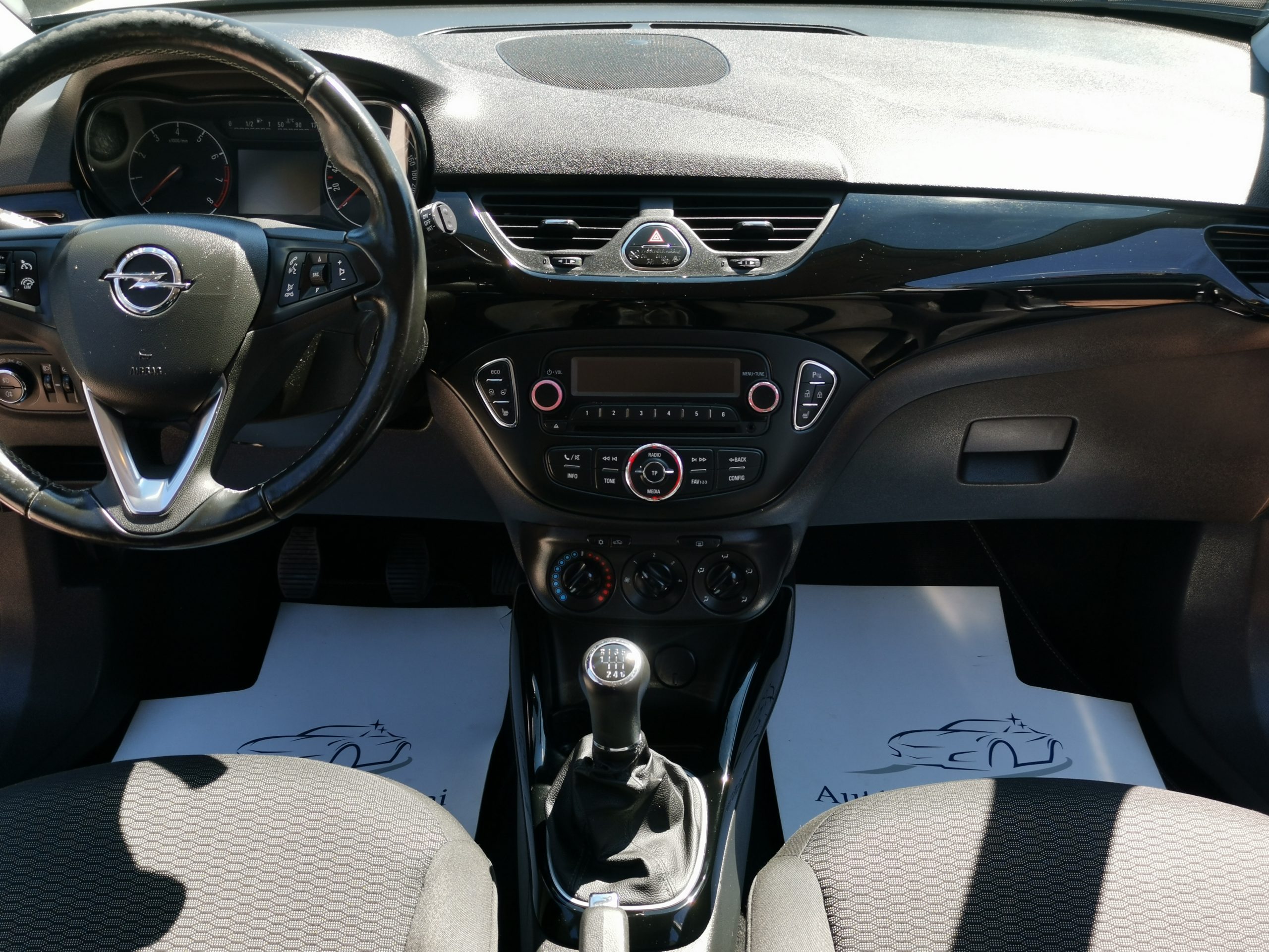 OPEL CORSA E 1.4 T Active Start-Stop 90.000km! 100LE! TEMPOMAT. PARKRADAR. ÜLÉSFŰTÉS. ALUFELNI. SZÉLVÉDŐFŰTÉS
