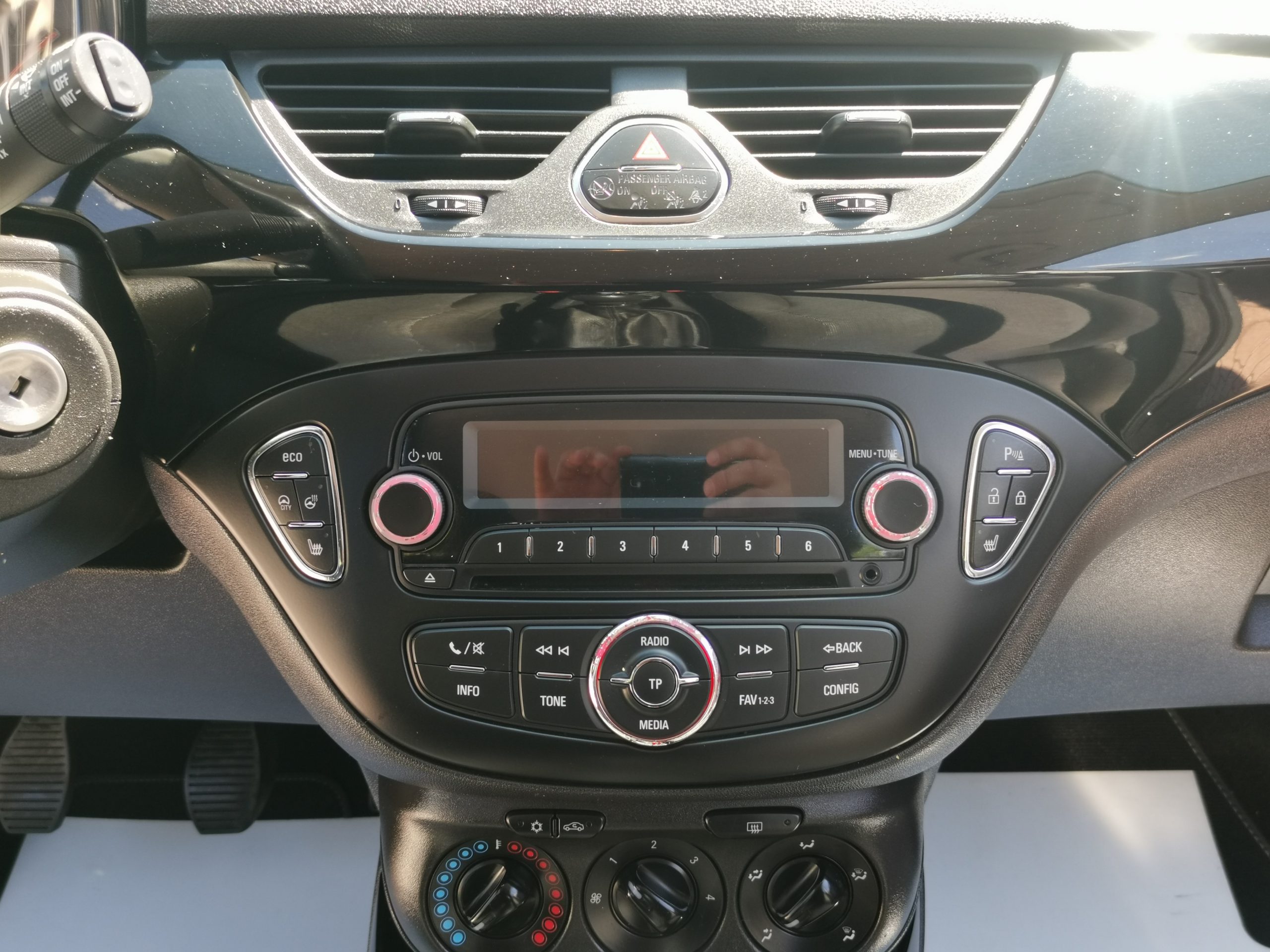 OPEL CORSA E 1.4 T Active Start-Stop 90.000km! 100LE! TEMPOMAT. PARKRADAR. ÜLÉSFŰTÉS. ALUFELNI. SZÉLVÉDŐFŰTÉS