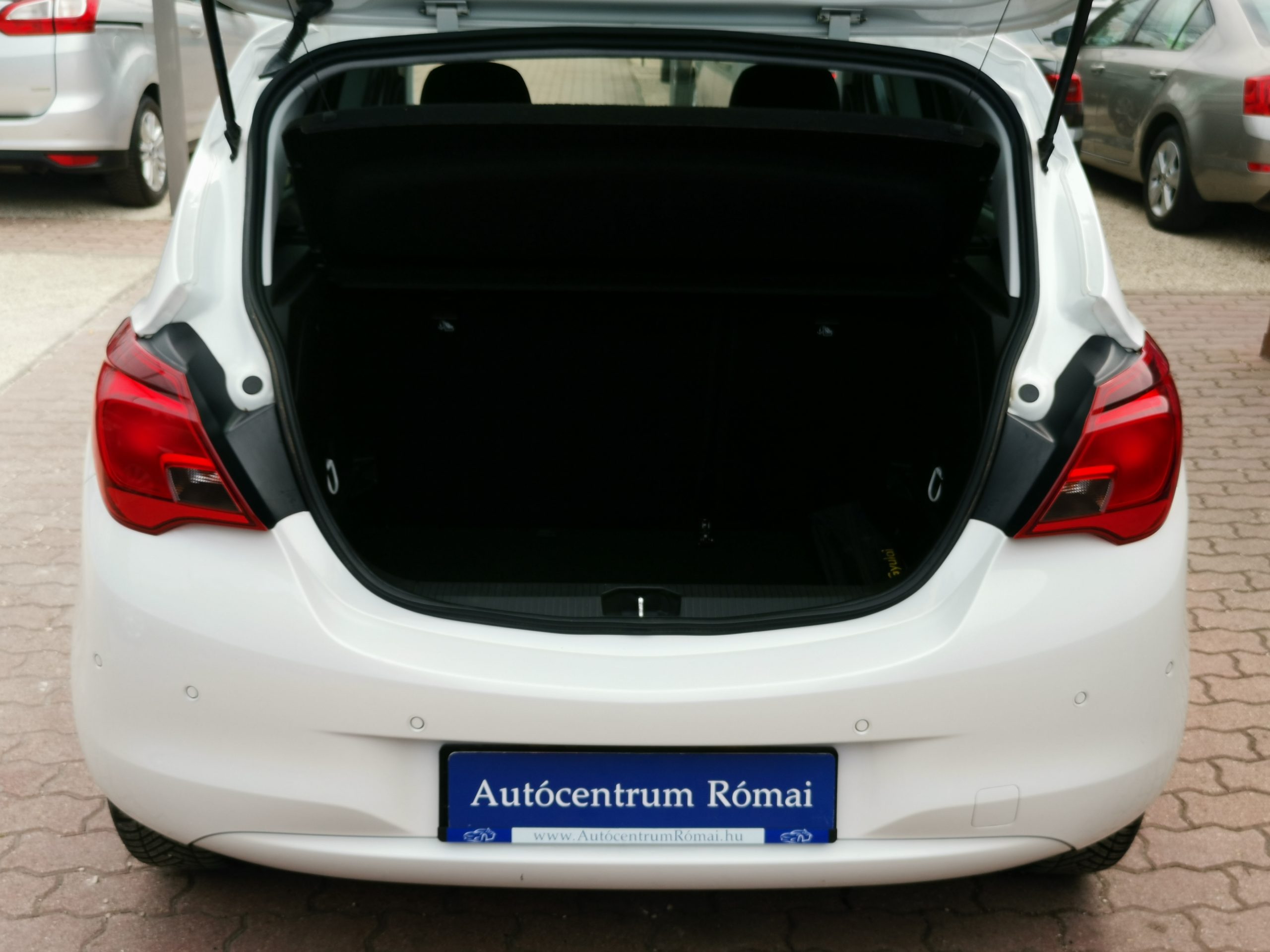 OPEL CORSA E 1.4 Enjoy MO.-i. 1. Tulaj. Szervizkönyv! DIGIT KLÍMA. TEMPOMAT. PARKRADAR. ÜLÉSFŰTÉS