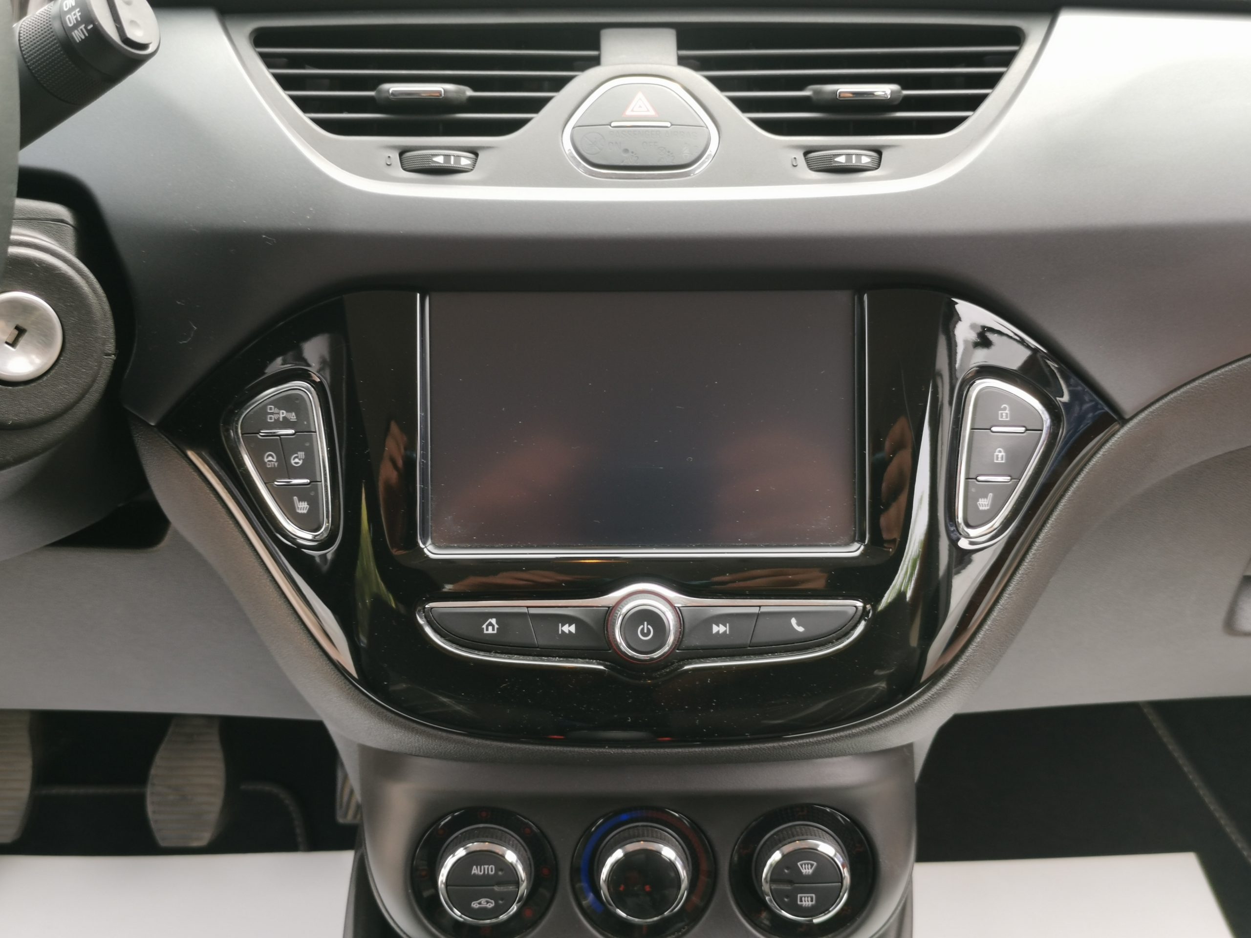 OPEL CORSA E 1.4 Enjoy MO.-i. 1. Tulaj. Szervizkönyv! DIGIT KLÍMA. TEMPOMAT. PARKRADAR. ÜLÉSFŰTÉS
