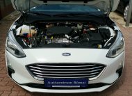 FORD FOCUS 1.5 EcoBlue Titanium MO.-i.. Szervizkönyv! TEMPOMAT. PARKRADAR. ÜLSÉFŰTÉS. ALUFELNI