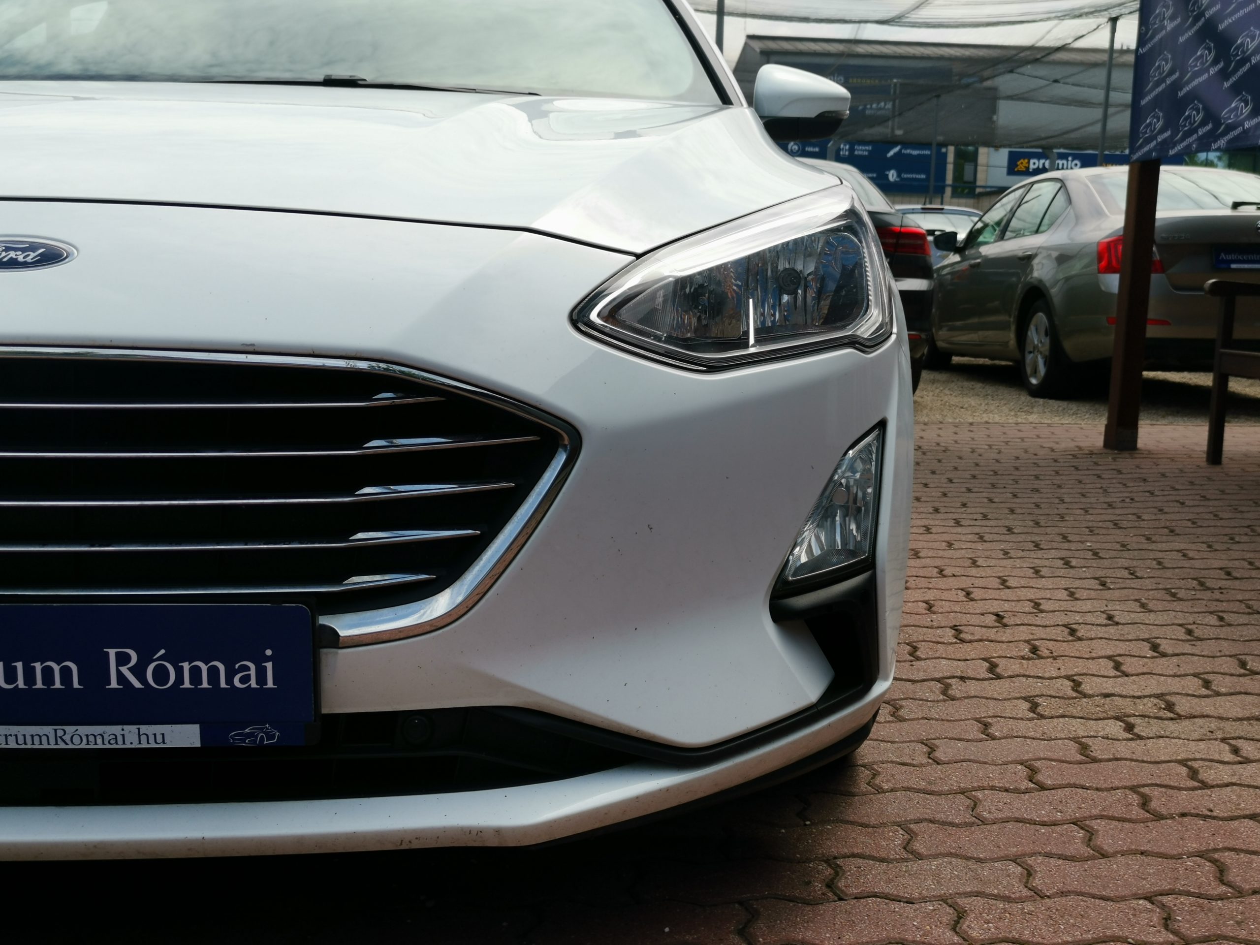 FORD FOCUS 1.5 EcoBlue Titanium MO.-i.. Szervizkönyv! TEMPOMAT. PARKRADAR. ÜLSÉFŰTÉS. ALUFELNI