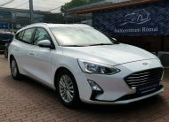 FORD FOCUS 1.5 EcoBlue Titanium MO.-i.. Szervizkönyv! TEMPOMAT. PARKRADAR. ÜLSÉFŰTÉS. ALUFELNI