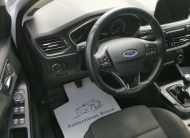 FORD FOCUS 1.5 EcoBlue Titanium MO.-i.. Szervizkönyv! TEMPOMAT. PARKRADAR. ÜLSÉFŰTÉS. ALUFELNI