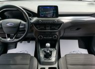 FORD FOCUS 1.5 EcoBlue Titanium MO.-i.. Szervizkönyv! TEMPOMAT. PARKRADAR. ÜLSÉFŰTÉS. ALUFELNI