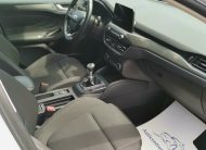 FORD FOCUS 1.5 EcoBlue Titanium MO.-i.. Szervizkönyv! TEMPOMAT. PARKRADAR. ÜLSÉFŰTÉS. ALUFELNI