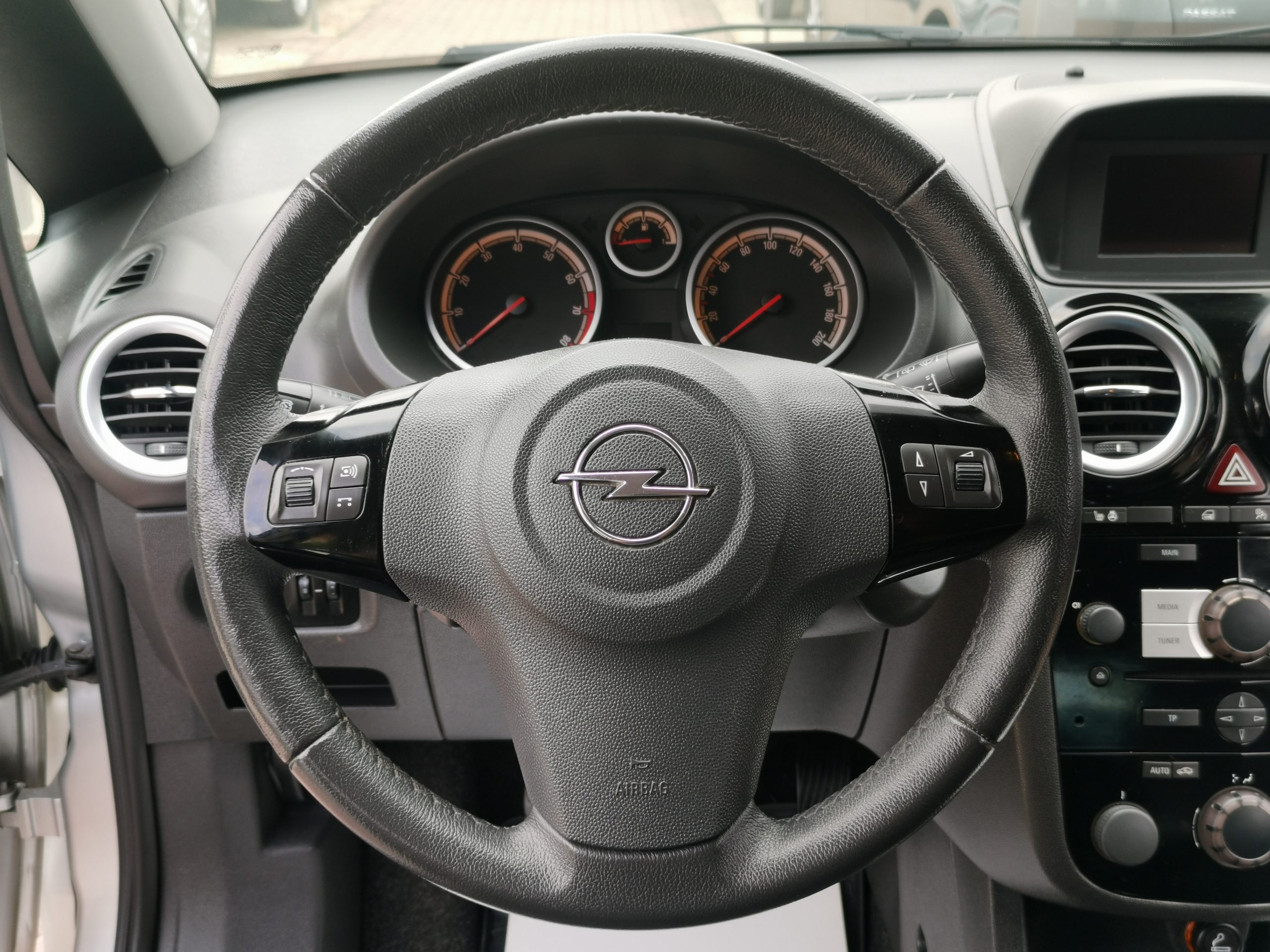 OPEL CORSA D 1.4 Cosmo 139.000km! DIGIT KLÍMA. TEMPOMAT. FÉLBŐR BELSŐ. PARKRADAR