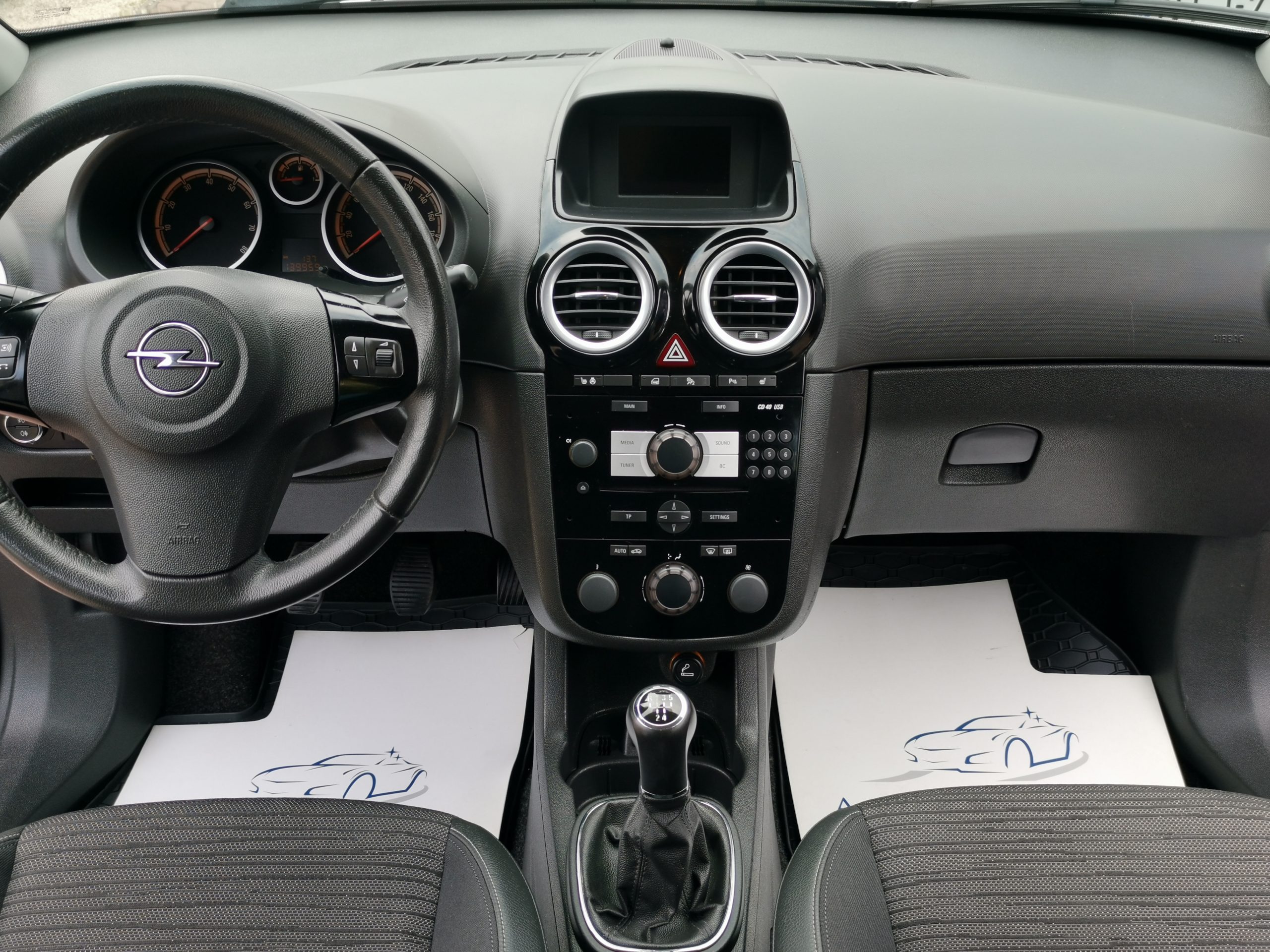 OPEL CORSA D 1.4 Cosmo 139.000km! DIGIT KLÍMA. TEMPOMAT. FÉLBŐR BELSŐ. PARKRADAR