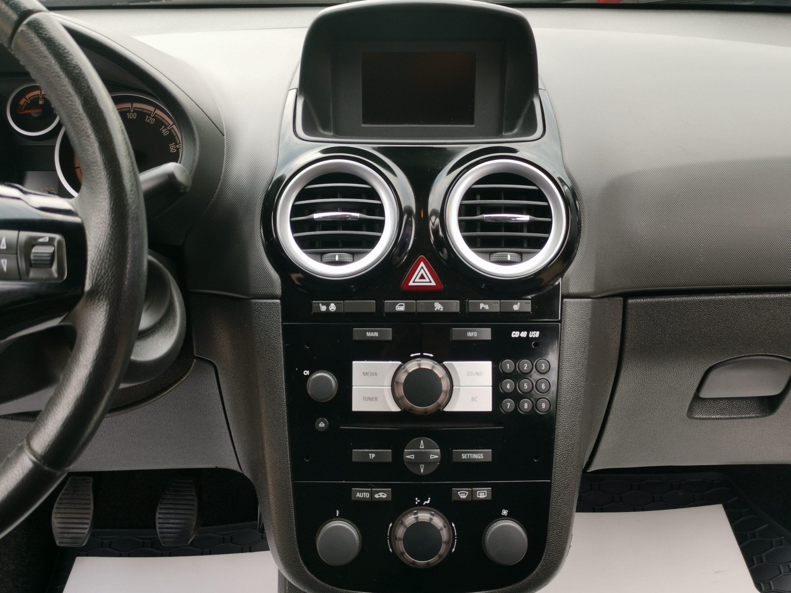 OPEL CORSA D 1.4 Cosmo 139.000km! DIGIT KLÍMA. TEMPOMAT. FÉLBŐR BELSŐ. PARKRADAR