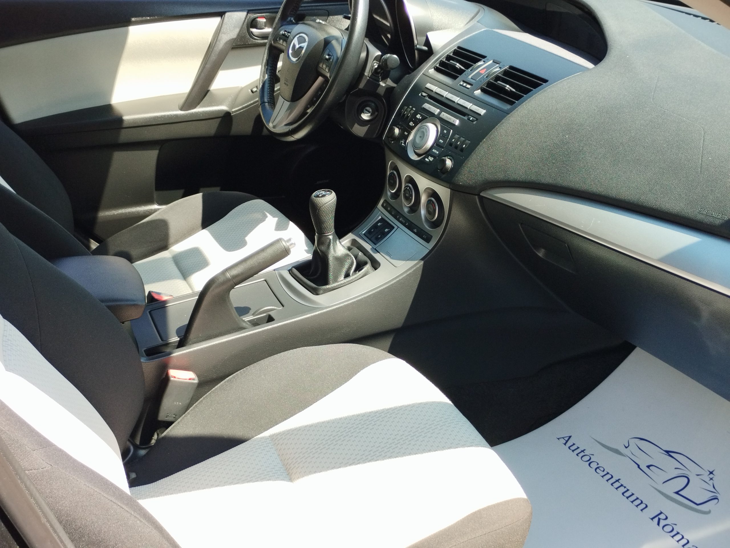 MAZDA 3 Sport 1.6 TX Plus (EURO5) 2. Tulaj. TEMPOMAT. PARKRADAR. BOSE HIFI. ÜLÉSFŰTÉS. SZÉLVÉDŐFŰTÉS