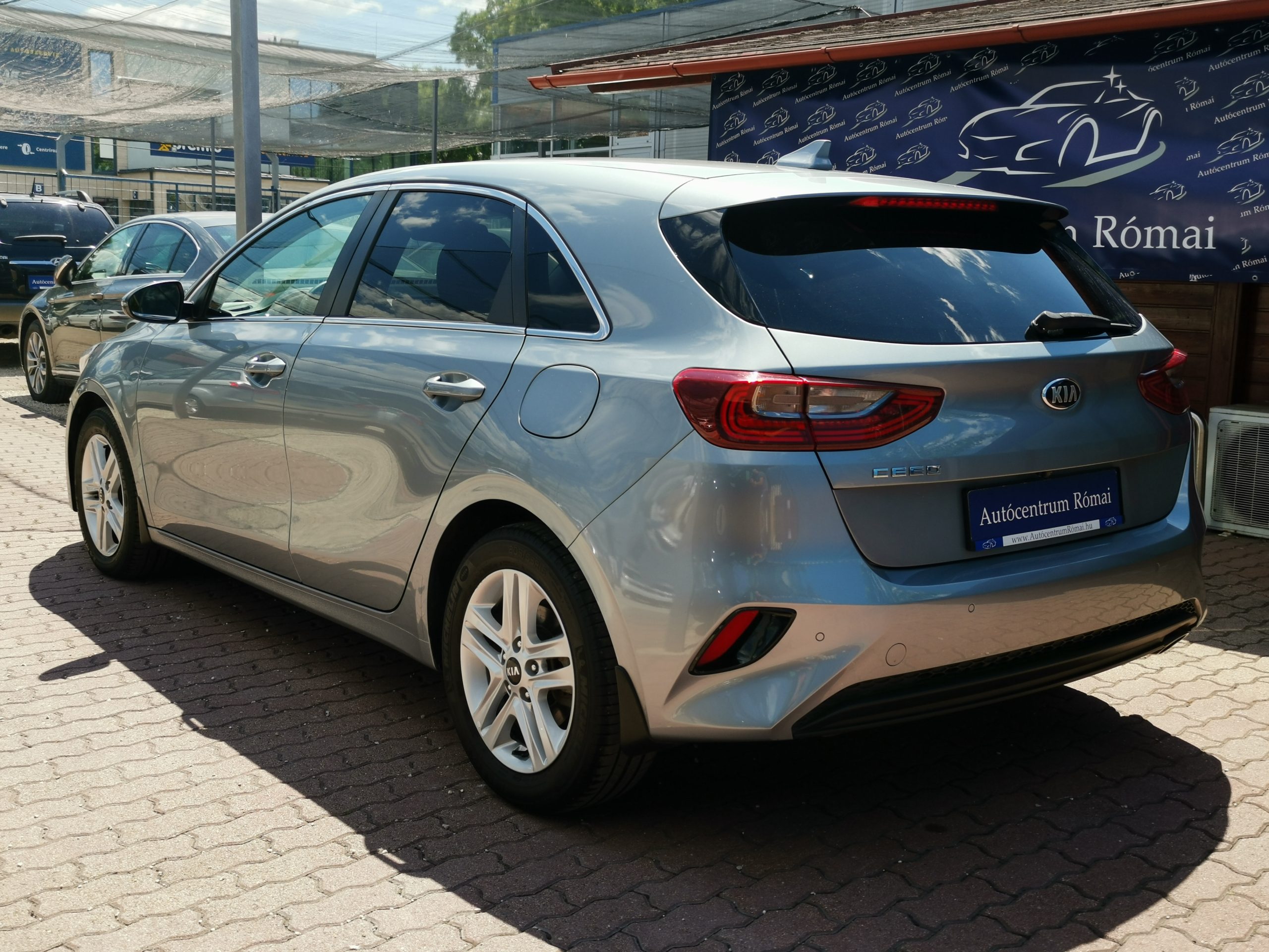 KIA CEE'D Ceed 1.6 CRDi HP Gold MO.-i. 1. Tulaj. Szervizkönyv! ÁFÁ-s! TEMPOMAT. KAMERA. PARKRADAR. ÜLÉSFŰTÉS