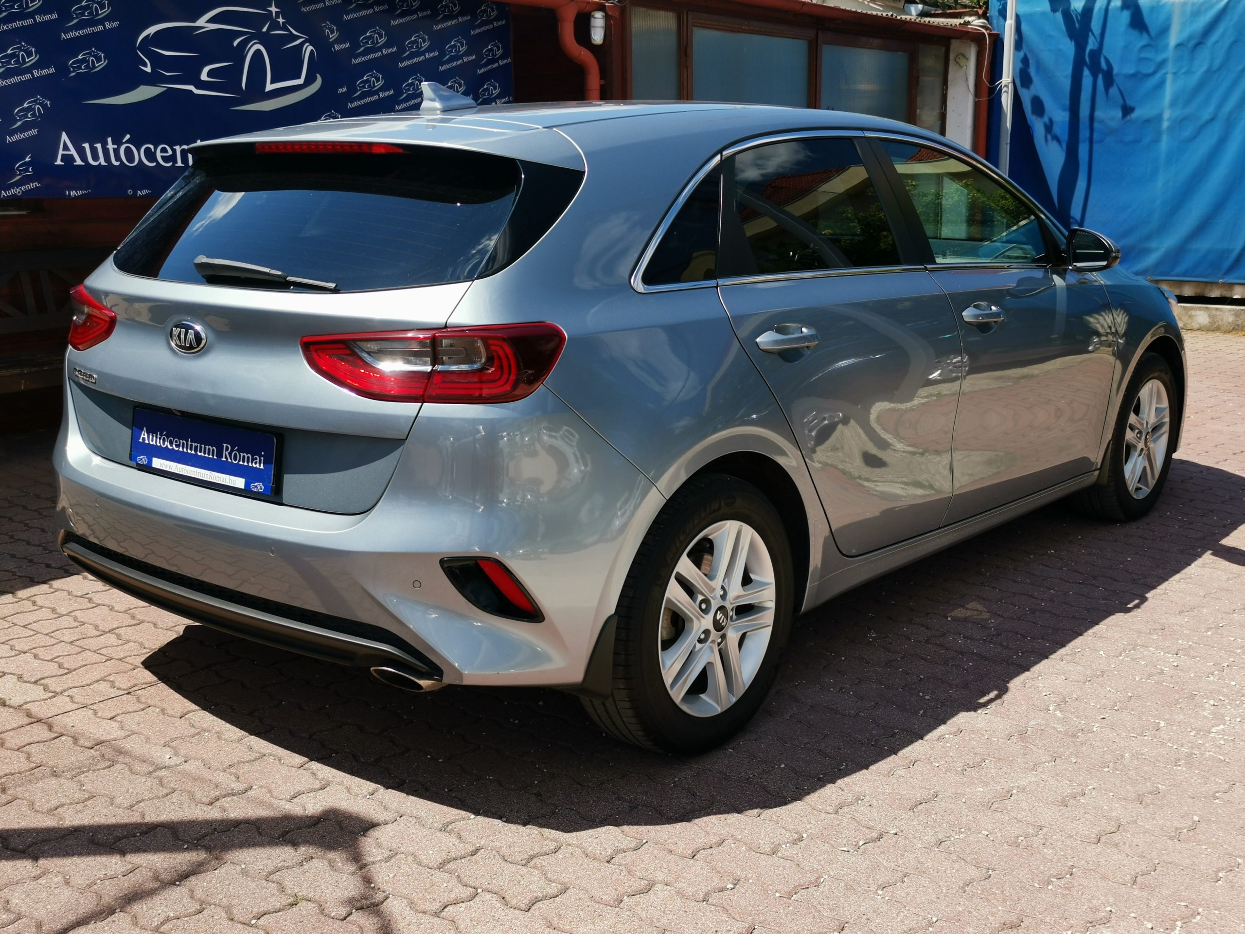 KIA CEE'D Ceed 1.6 CRDi HP Gold MO.-i. 1. Tulaj. Szervizkönyv! ÁFÁ-s! TEMPOMAT. KAMERA. PARKRADAR. ÜLÉSFŰTÉS